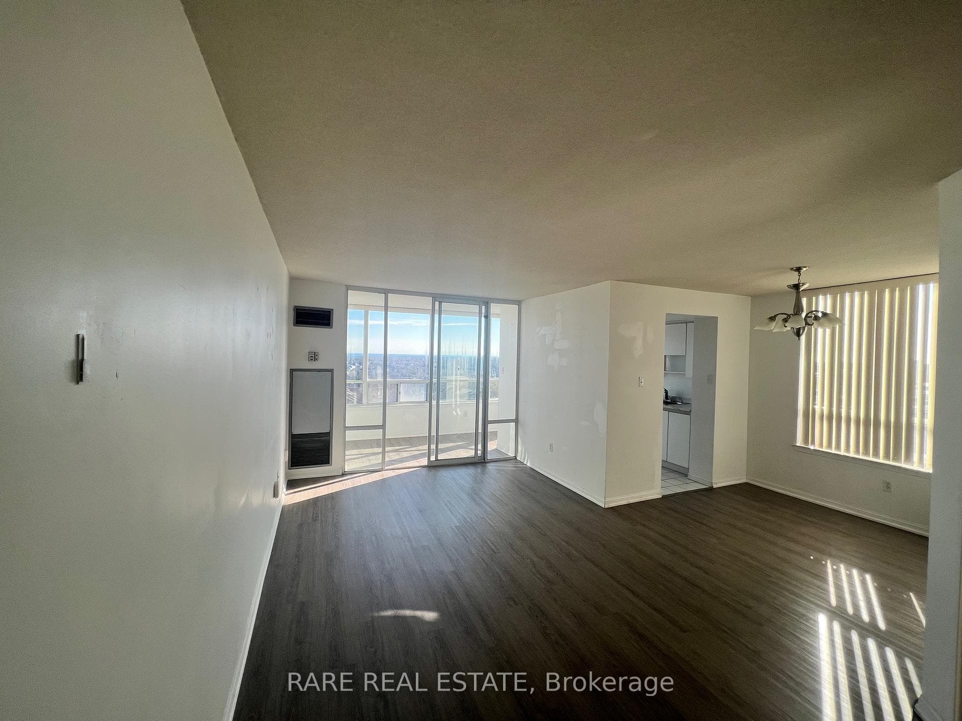 550 Webb Drive Unit 905, Mississauga, ON L5B 3Y4 - Photo 1