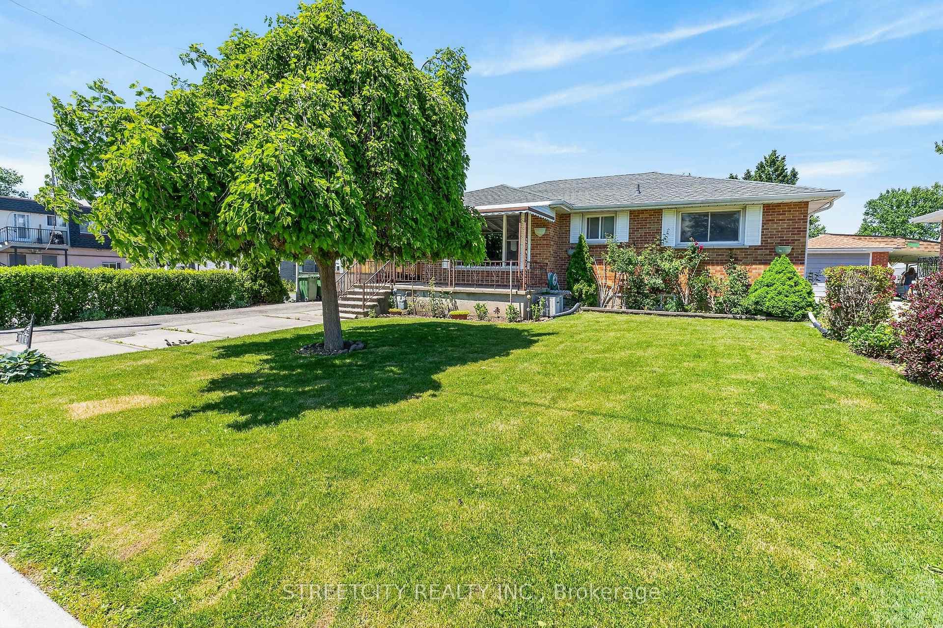 174 Myrtle Street, St. Thomas, ON N5R 2G9 - Photo 1