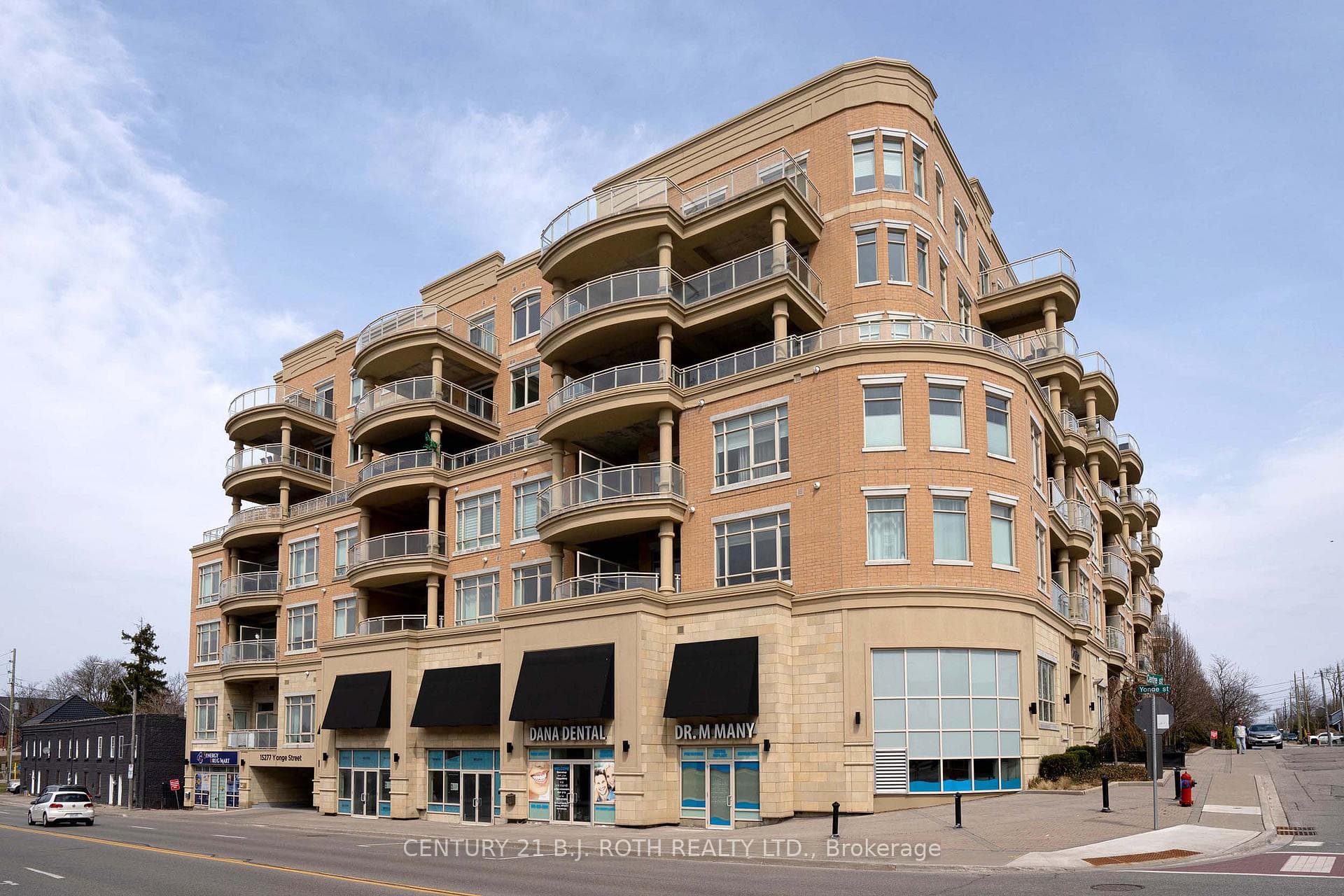 15277 Yonge Street Unit 313, Aurora, ON L4G 1Y3 - Photo 1