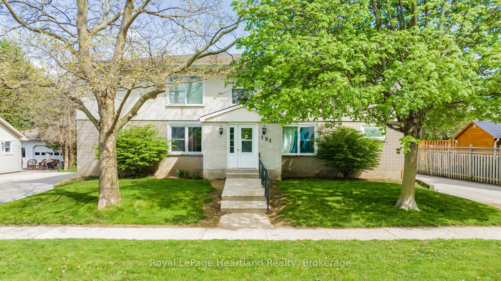 194 BENNETT Street, Goderich