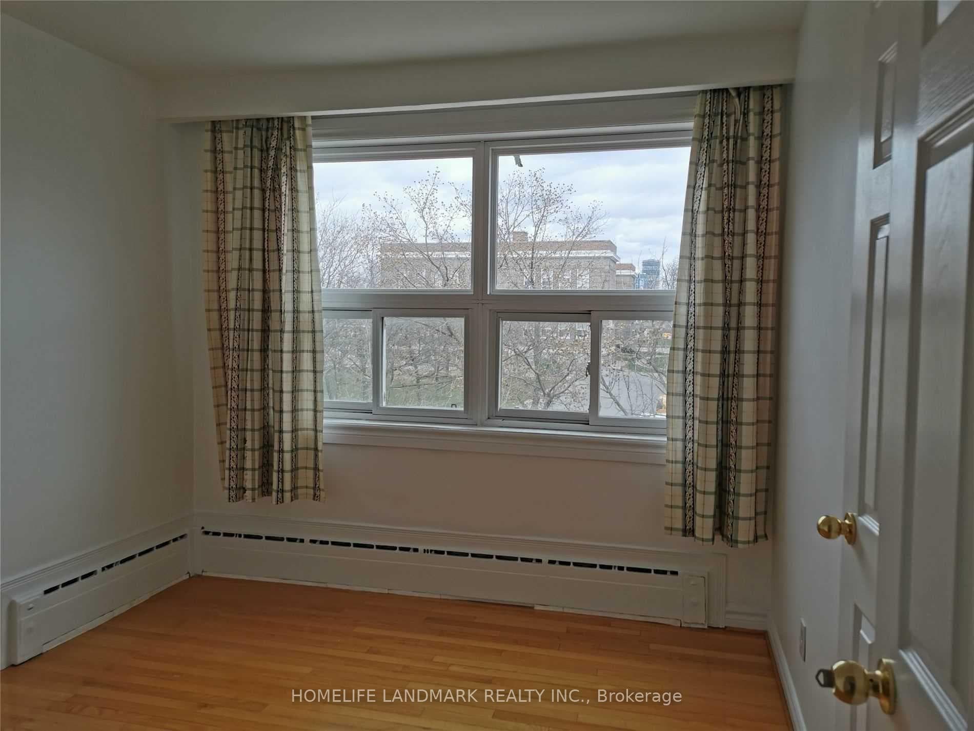 407 Royal York Road Unit Upper, Liberty Village / Parkdale / South Parkdale, ON M8Y 2R8 - Photo 1