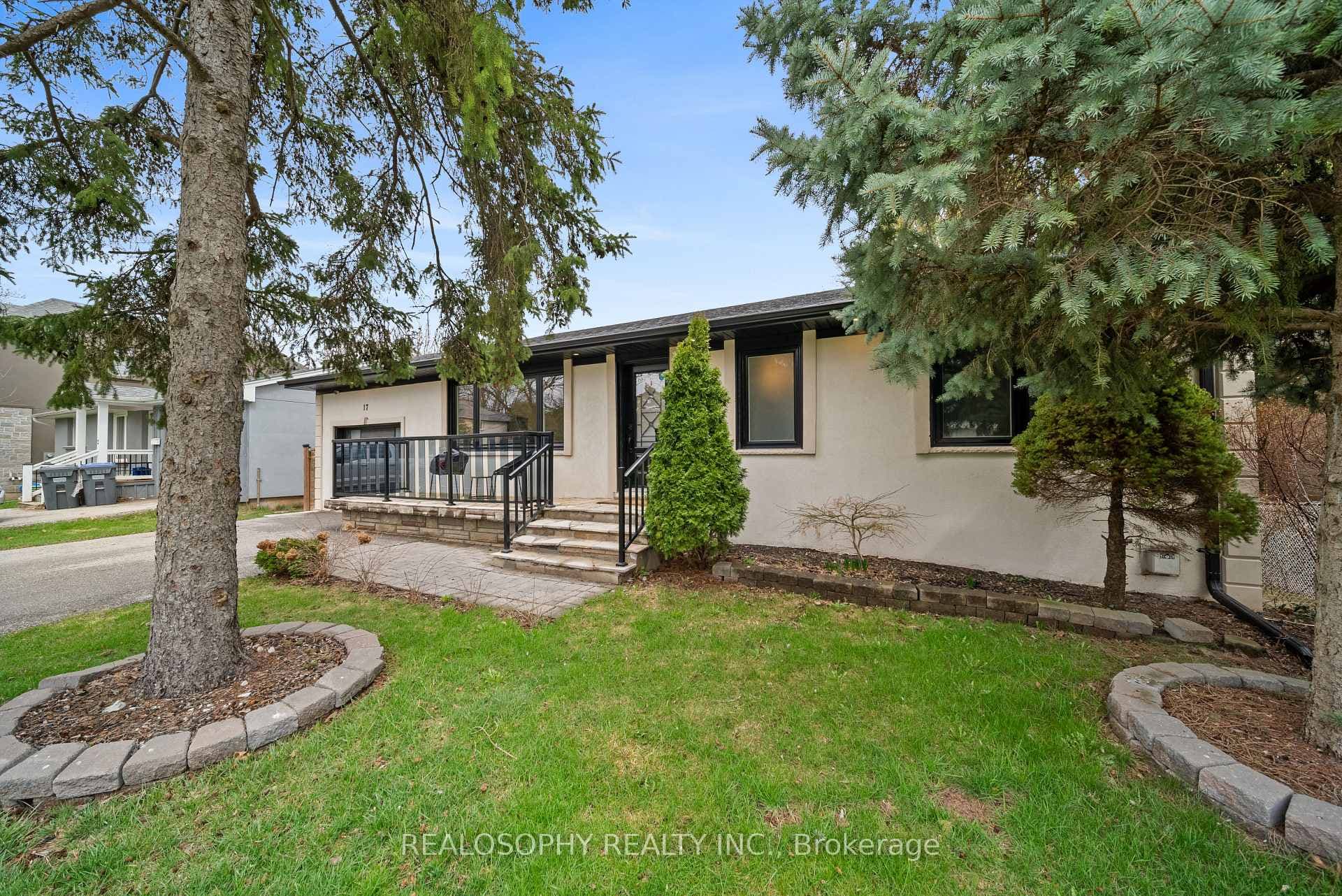 17 Pioneer Drive, Mississauga, ON L5M 1G8 - Photo 1