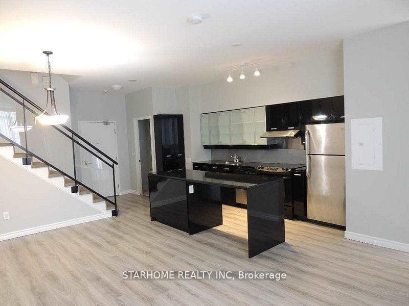 29 Singer Court Unit Th02, Hillcrest Village / Bayview Village, ON M2K 0B3 - Photo 1