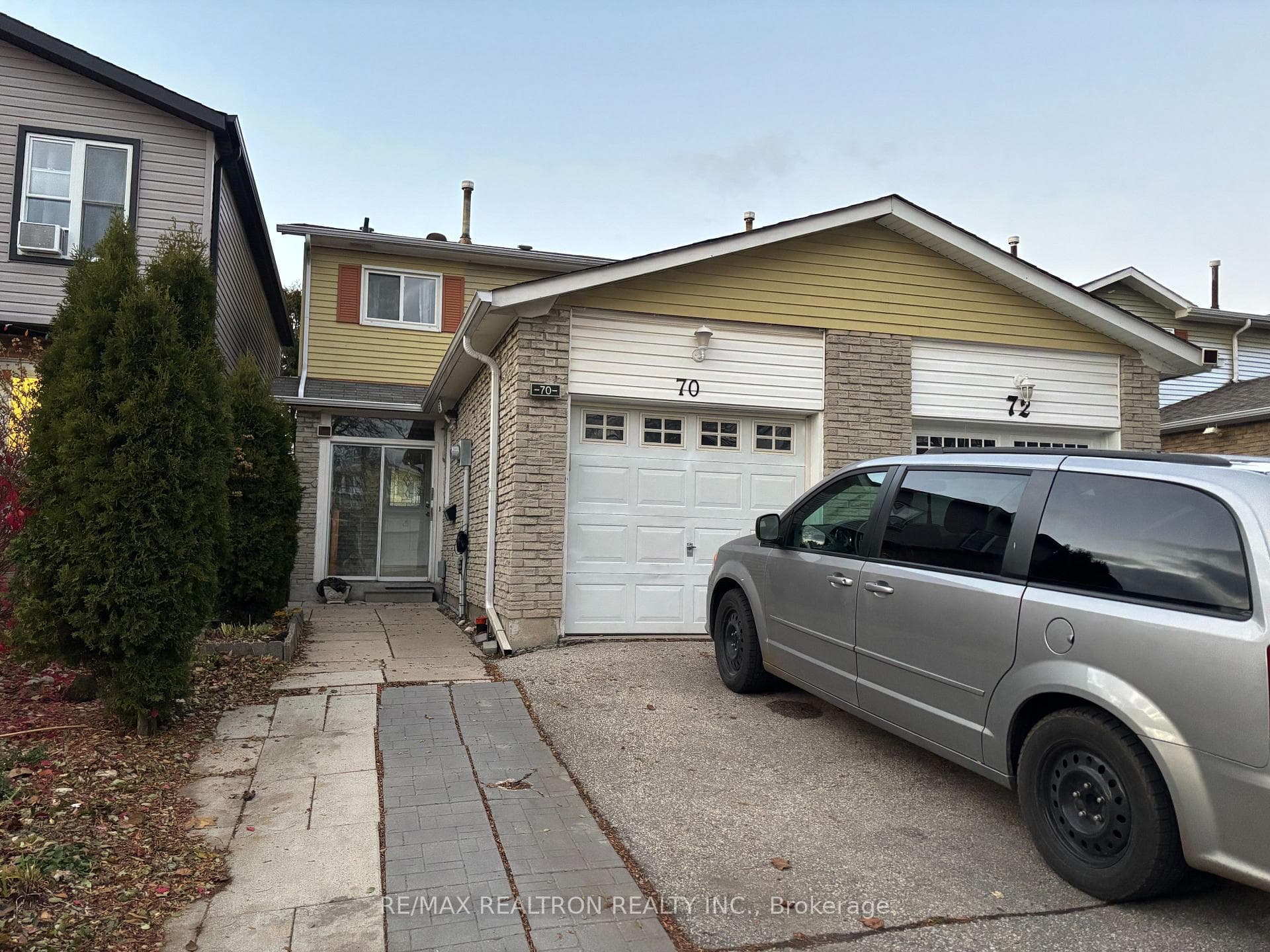 70 Rakewood Crescent Unit Main, Scarborough Village / Eglinton East, ON M1V 1M7 - Photo 1