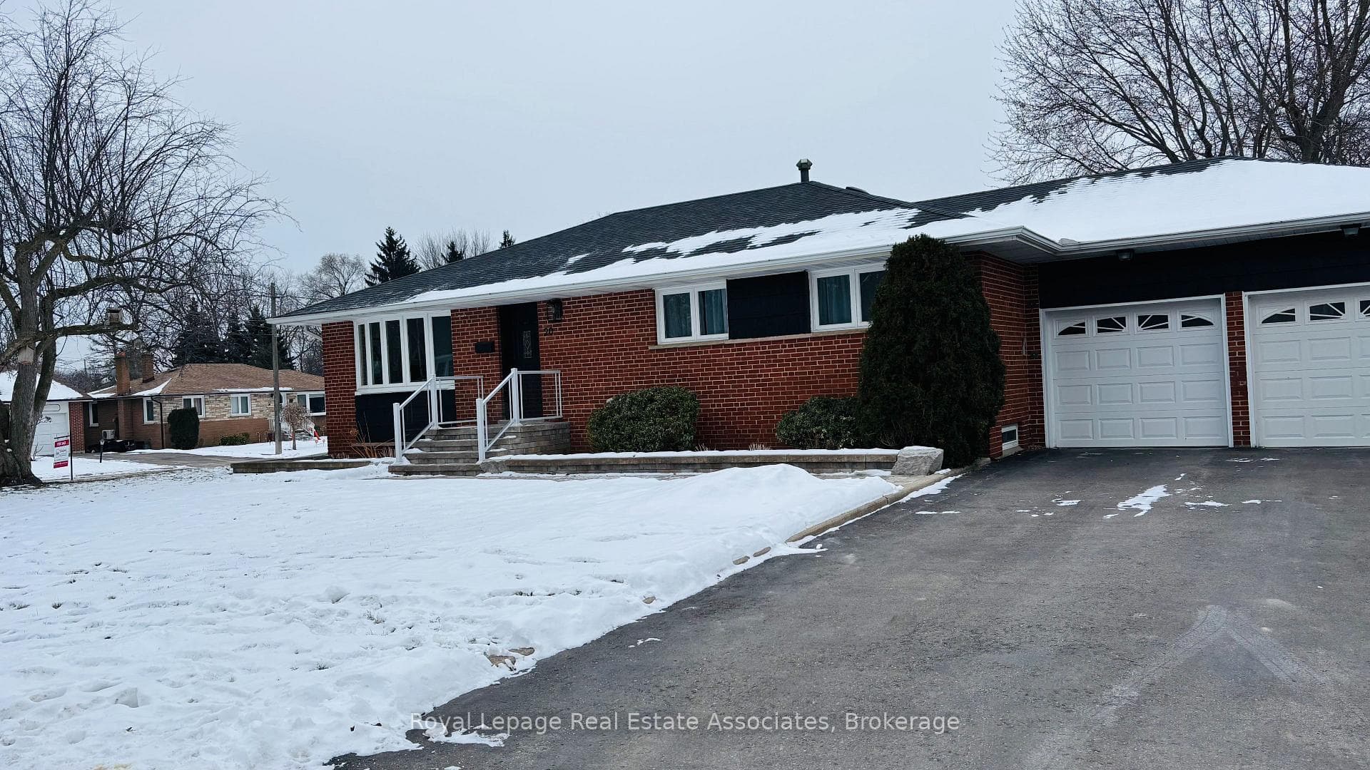 20 Suburban Drive, Mississauga, ON L5N 1G5 - Photo 1