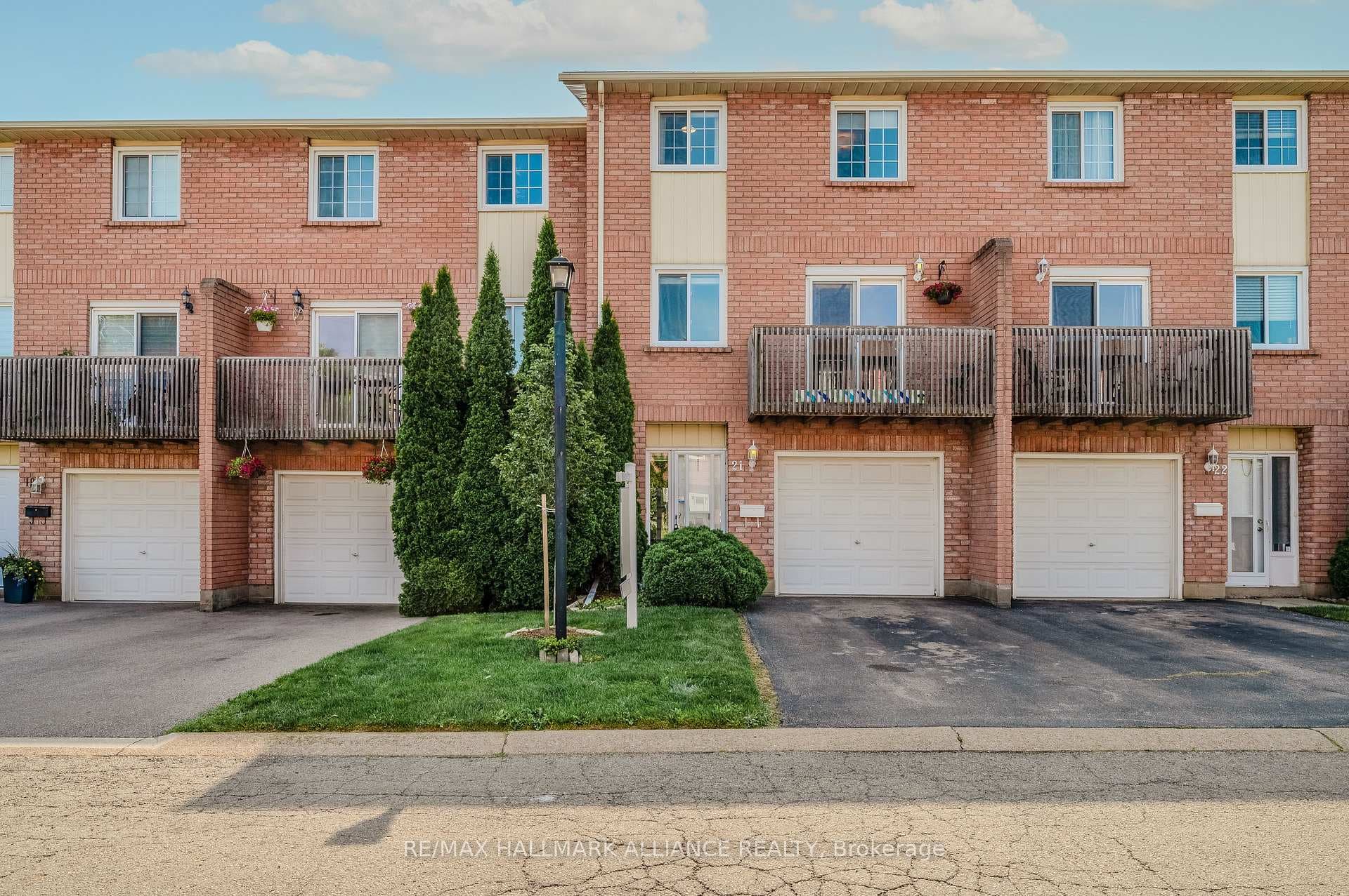 29 Heritage Drive Unit 21, Hamilton, ON L8G 4T4 - Photo 1