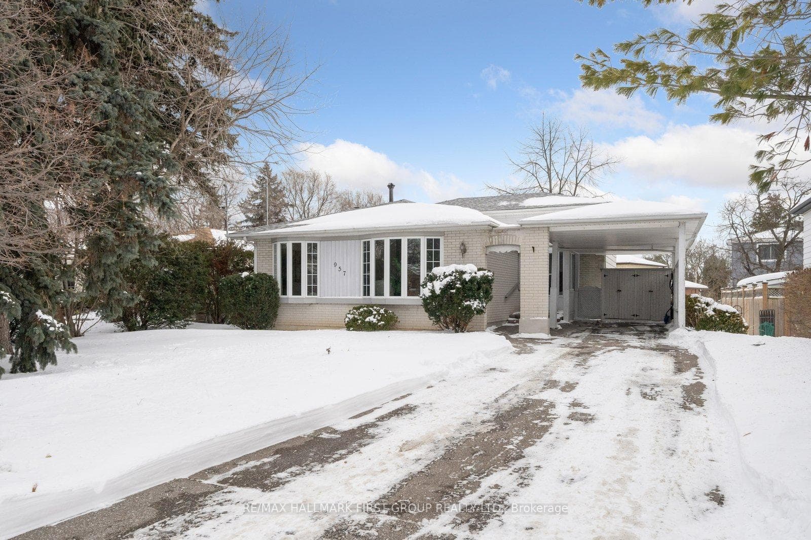 957 Timmins Gardens, Pickering, ON L1W 2L3 - Photo 1