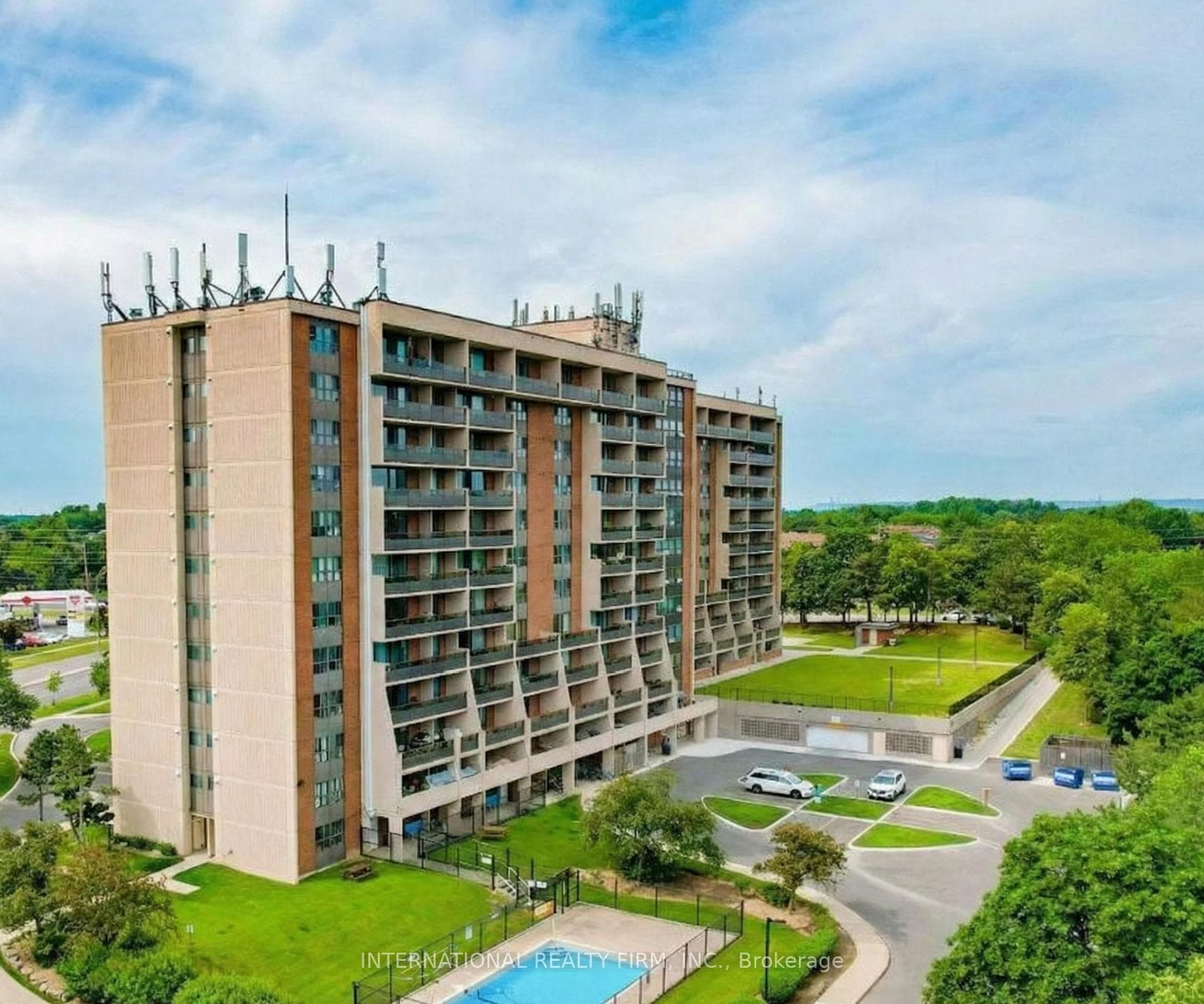 2929 Aquitaine Avenue Unit 812, Mississauga, ON L5N 2C7 - Photo 1