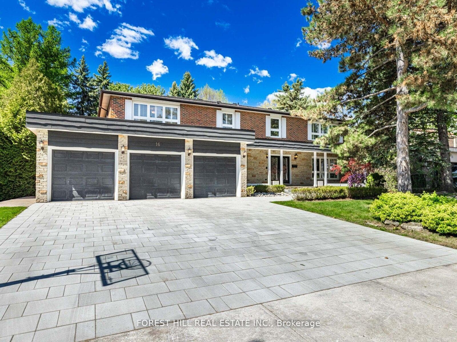 16 Sagewood Drive, Don Mills / Parkwoods / Victoria Village, ON M3B 3G5 - Photo 1