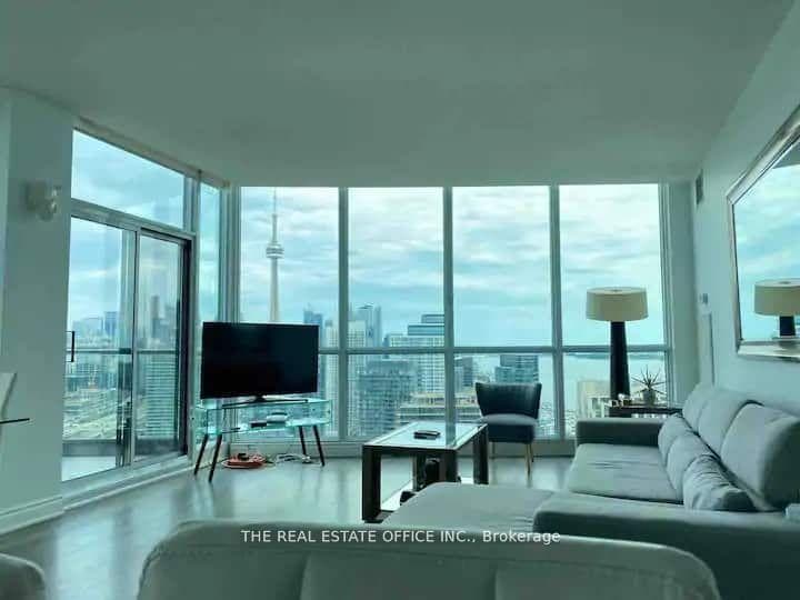 219 Fort York Boulevard Unit PH02, Downtown Toronto / Waterfront, ON M5V 1B1 - Photo 1