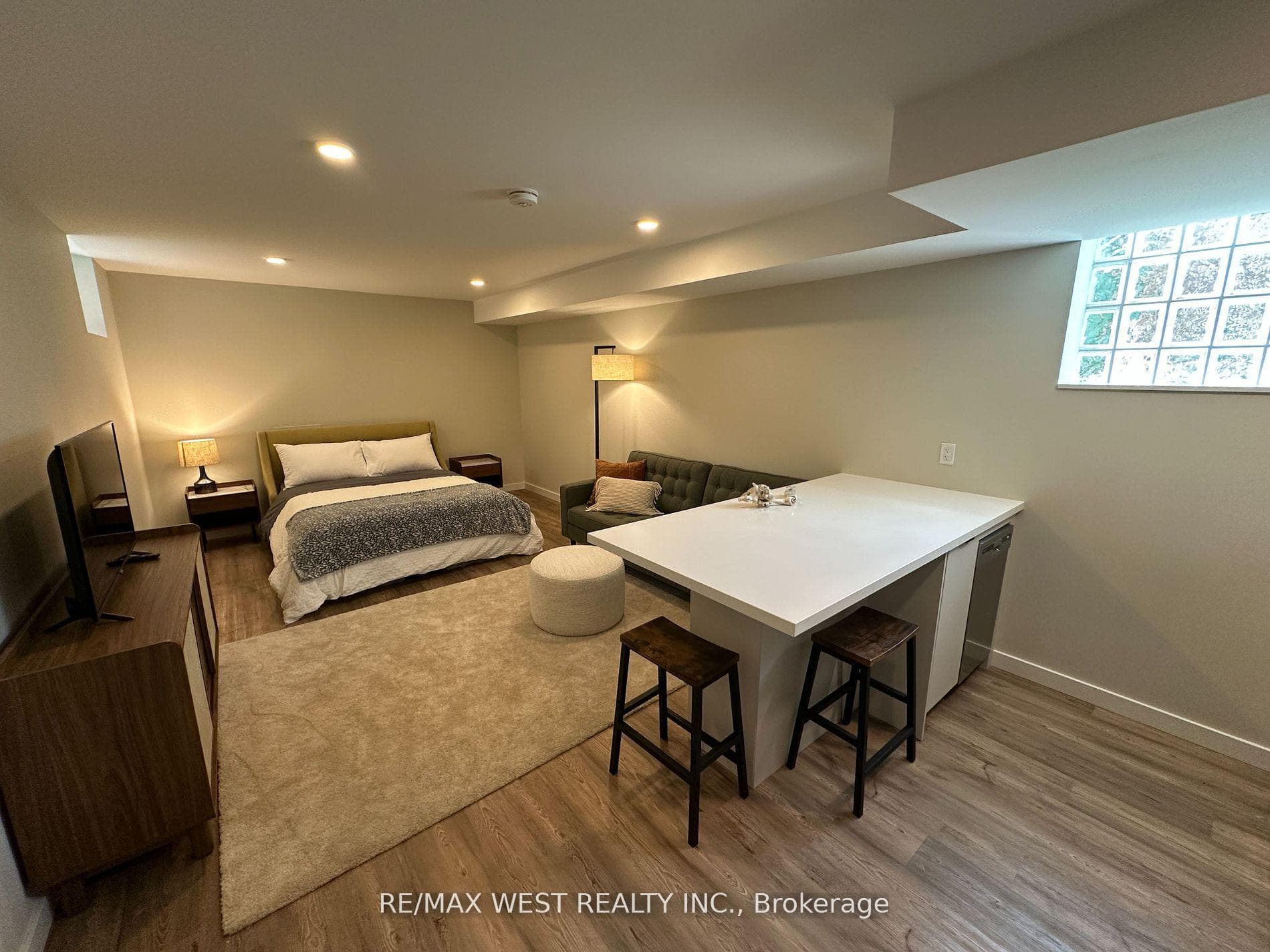 176 Sammon Avenue Unit Lower, Danforth / East York, ON M4J 1Z2 - Photo 1