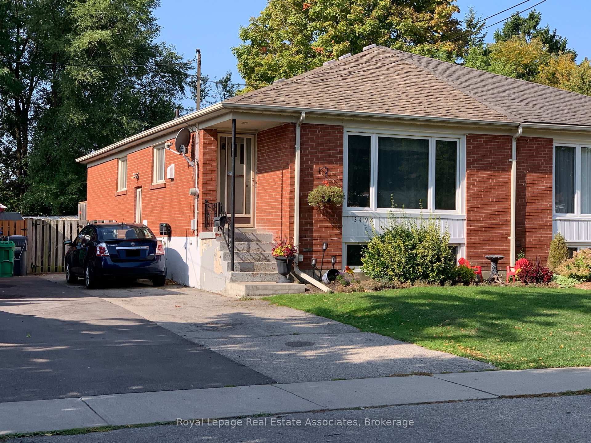 3498 Ashcroft Crescent, Mississauga, ON L5C 2E7 - Photo 1