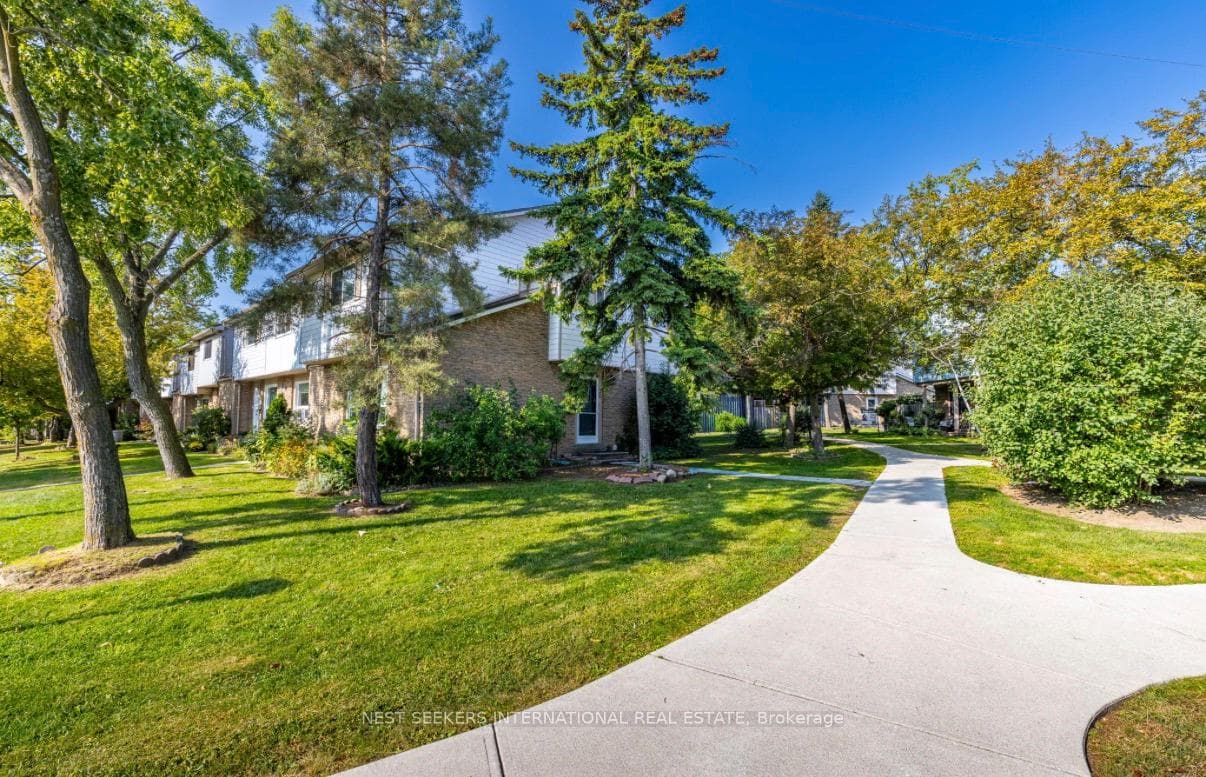 6540 Falconer Drive Unit 30, Mississauga, ON L5N 1M1 - Photo 1