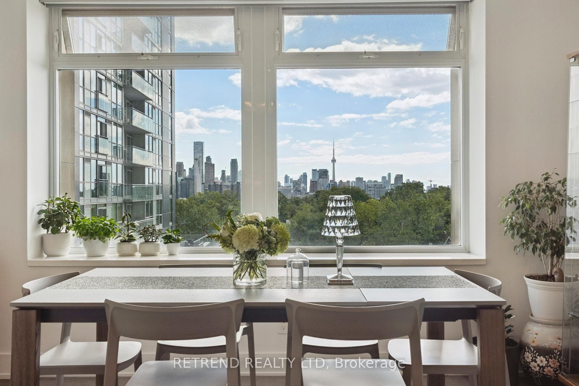 111 St Clair Avenue Unit 610, Toronto C02