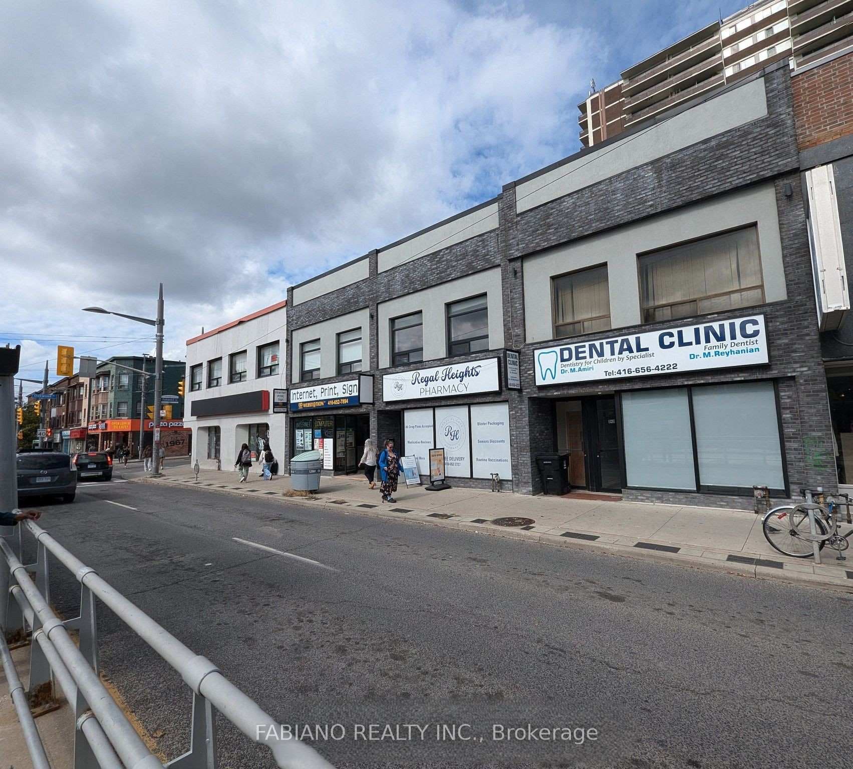 944 St Clair Avenue, Forest Hill / Deer Park, ON M6E 2V1 - Photo 1