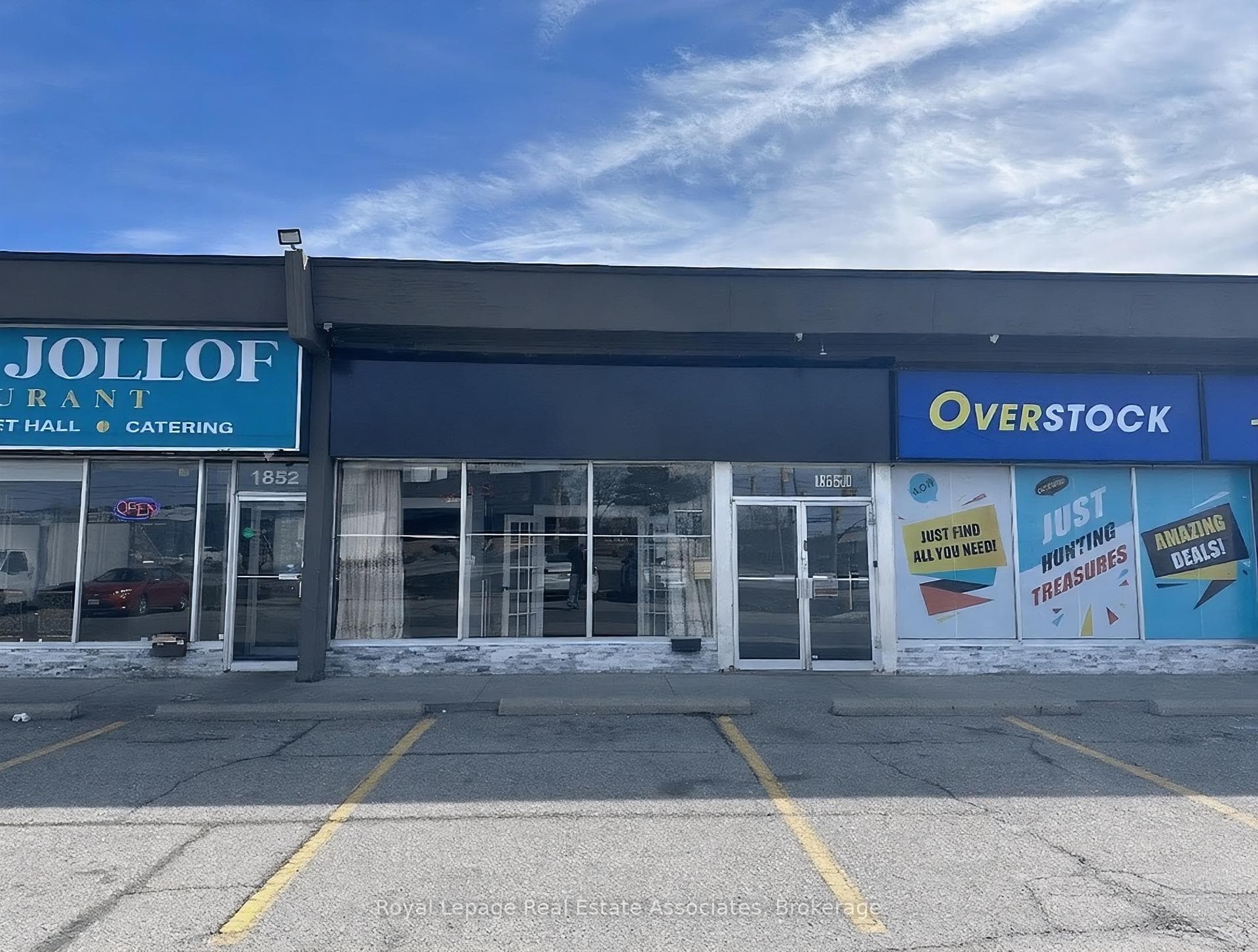 1850 Dundas Street, Mississauga, ON L4X 1L9 - Photo 1