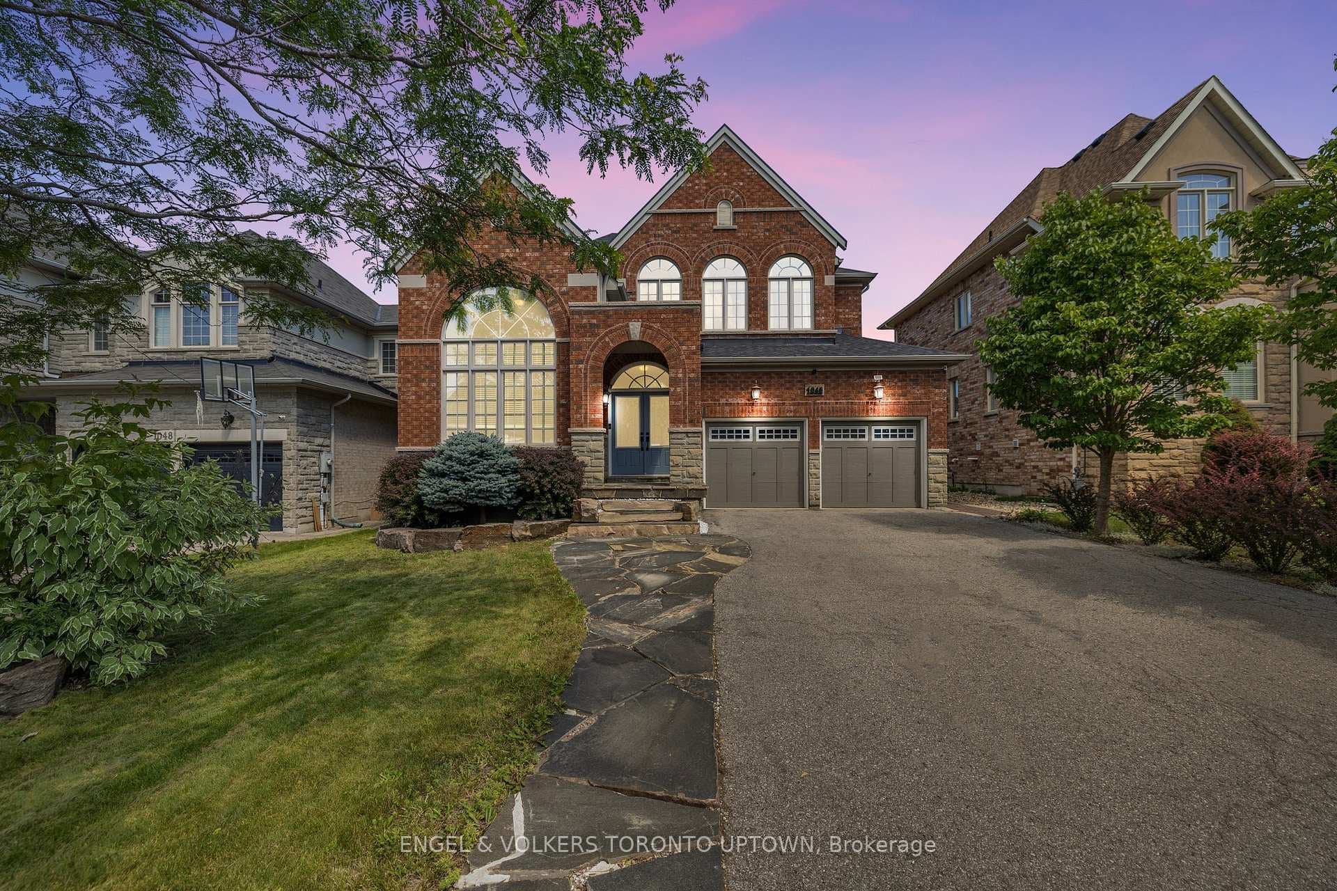 1046 Nellie Little Crescent, Newmarket, ON L3X 3E4 - Photo 1