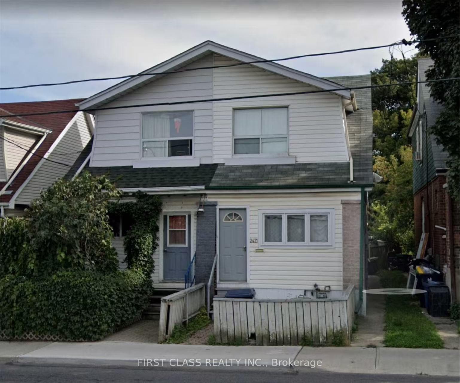 2471 Gerrard Street, The Beaches / Upper Beaches, ON M4E 2G3 - Photo 1