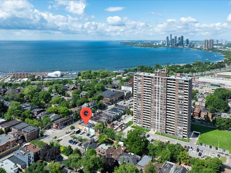 1640 Queen Street, High Park / Junction / Roncesvalles, ON M6R 1B2 - Photo 1