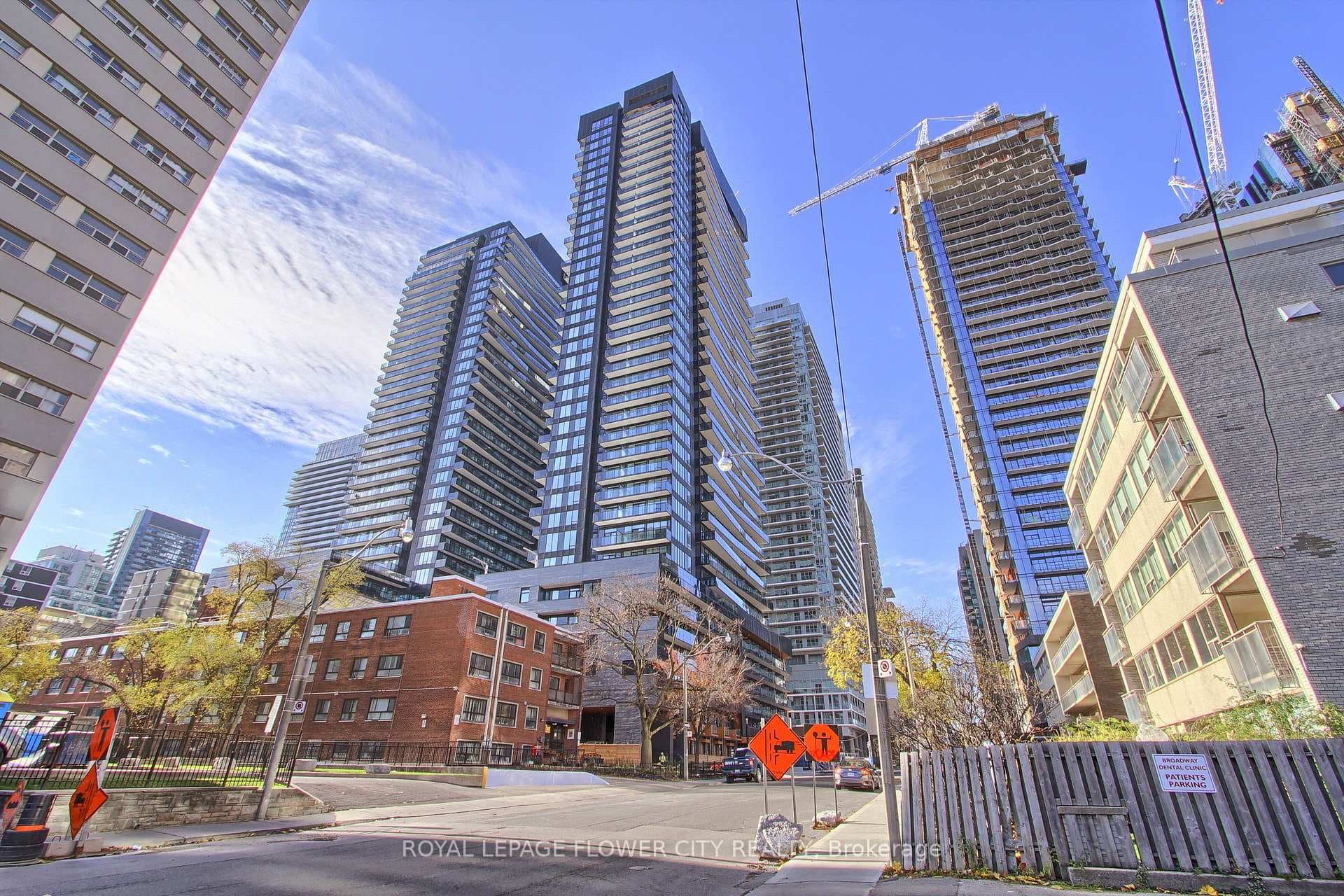 117 Broadway Avenue Unit 706, Leaside / Davisville, ON M4P 1V3 - Photo 1