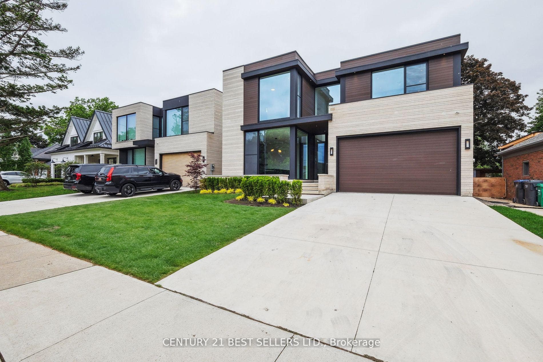 121 Cumberland Drive, Mississauga