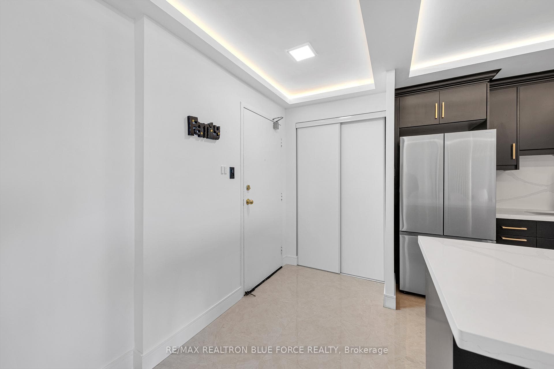 100 Wingarden Court Unit 709, Scarborough (Morningside / West Hill), ON M1B 2P4 - Photo 1