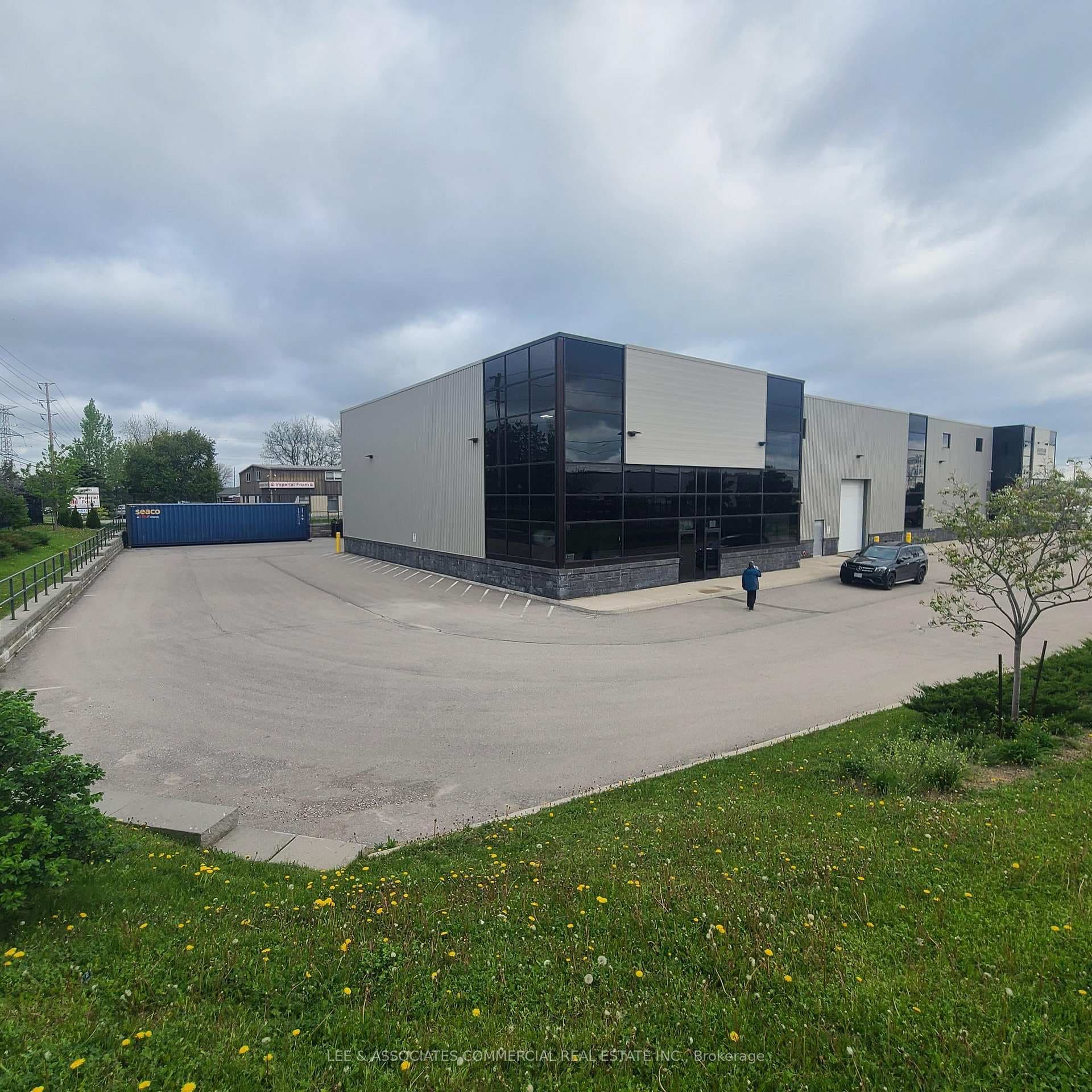 8223 Lawson Road Unit 2 & 3, Milton