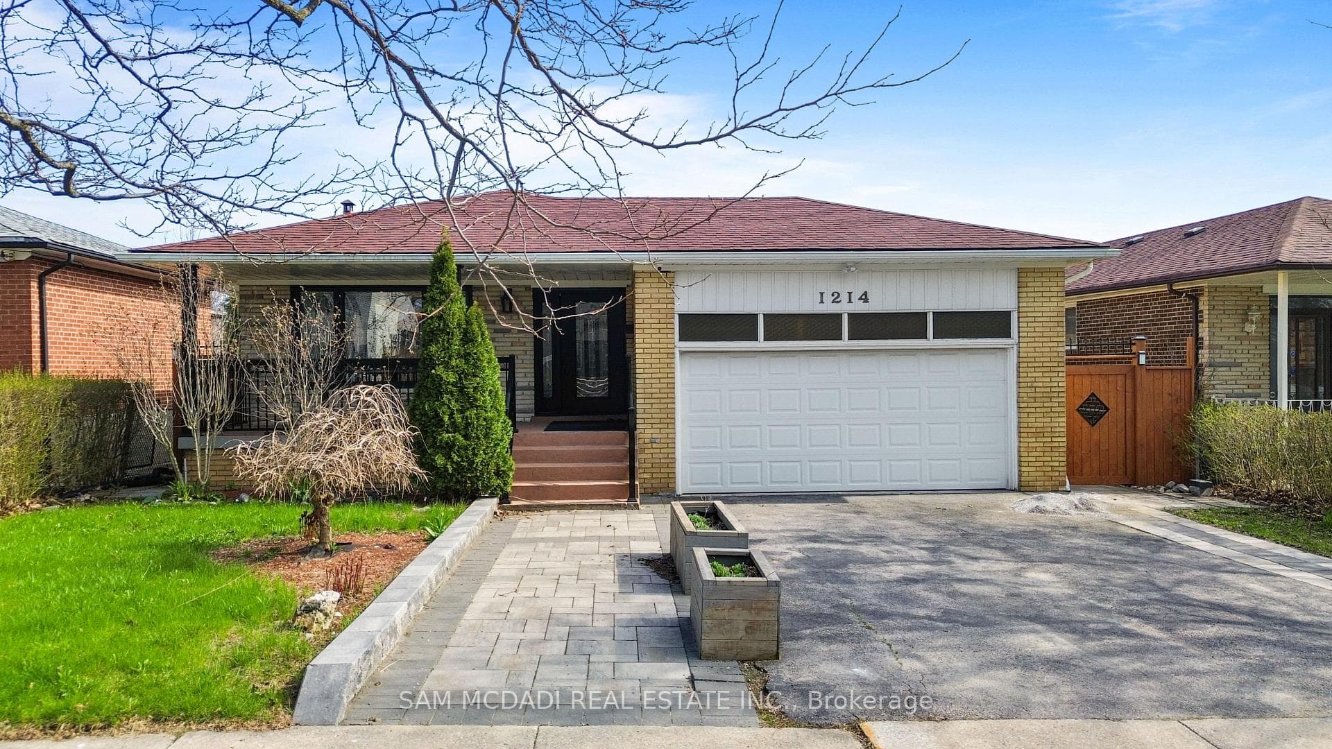 1214 Conyers Crescent, Mississauga, ON L5C 1K1 - Photo 1