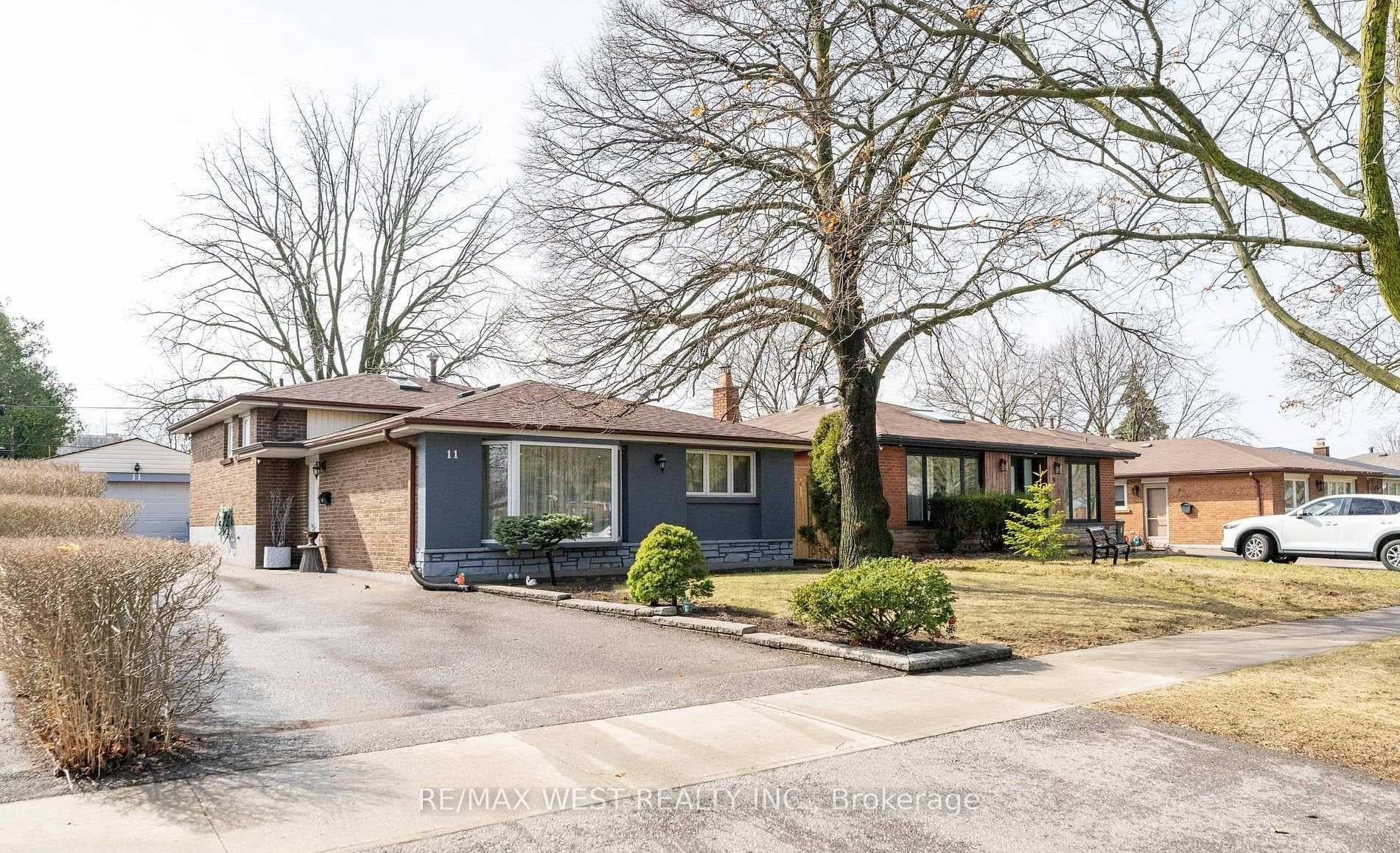 11 Farley Crescent, Etobicoke (Kingsview Village / Humber Heights), ON M9R 2A5 - Photo 1