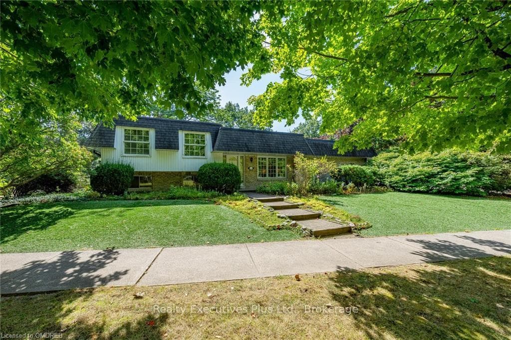 220 ALL SAINTS Crescent, Oakville, ON L6J 5M9 - Photo 1