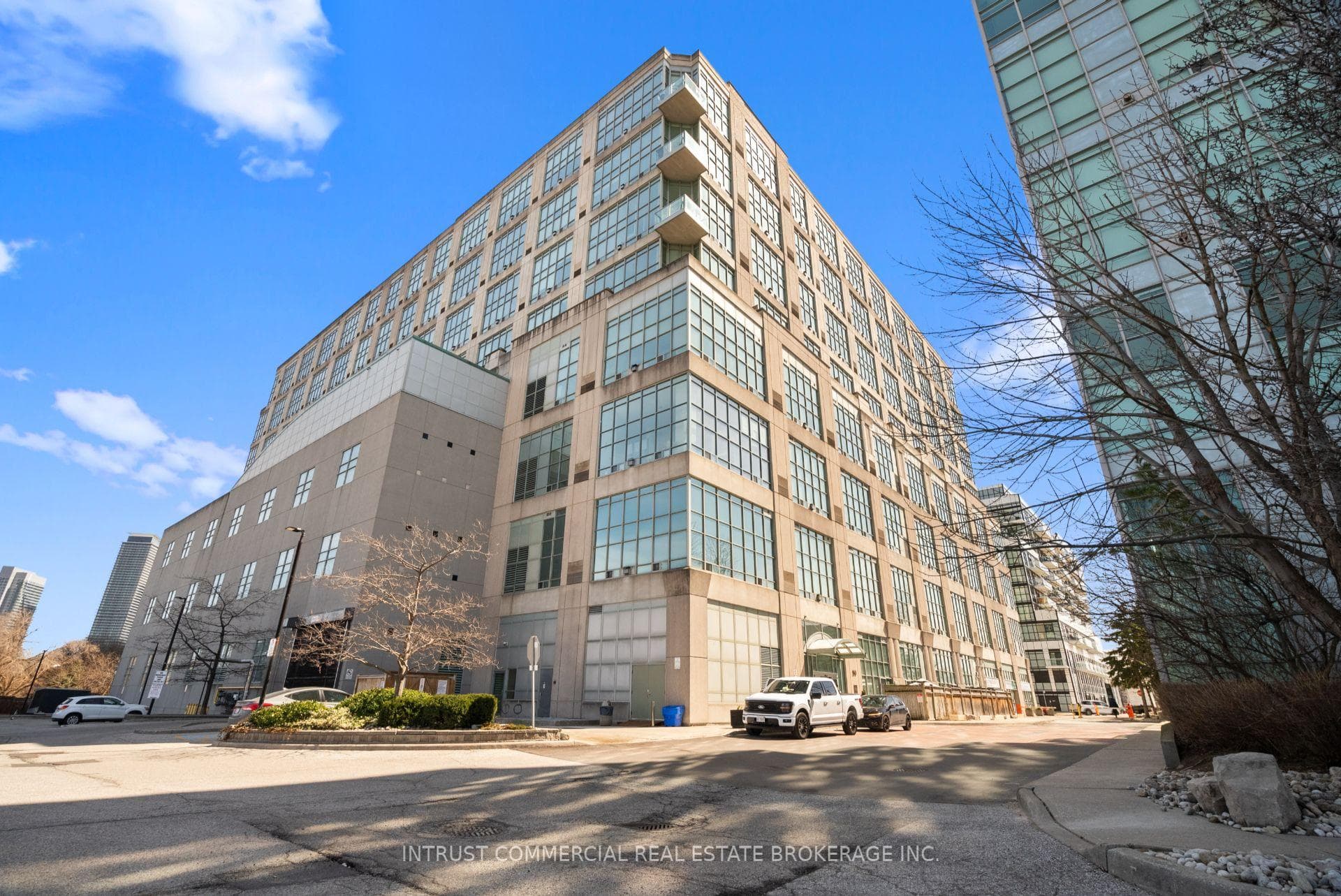 250 Manitoba Street Unit 627, Toronto W06