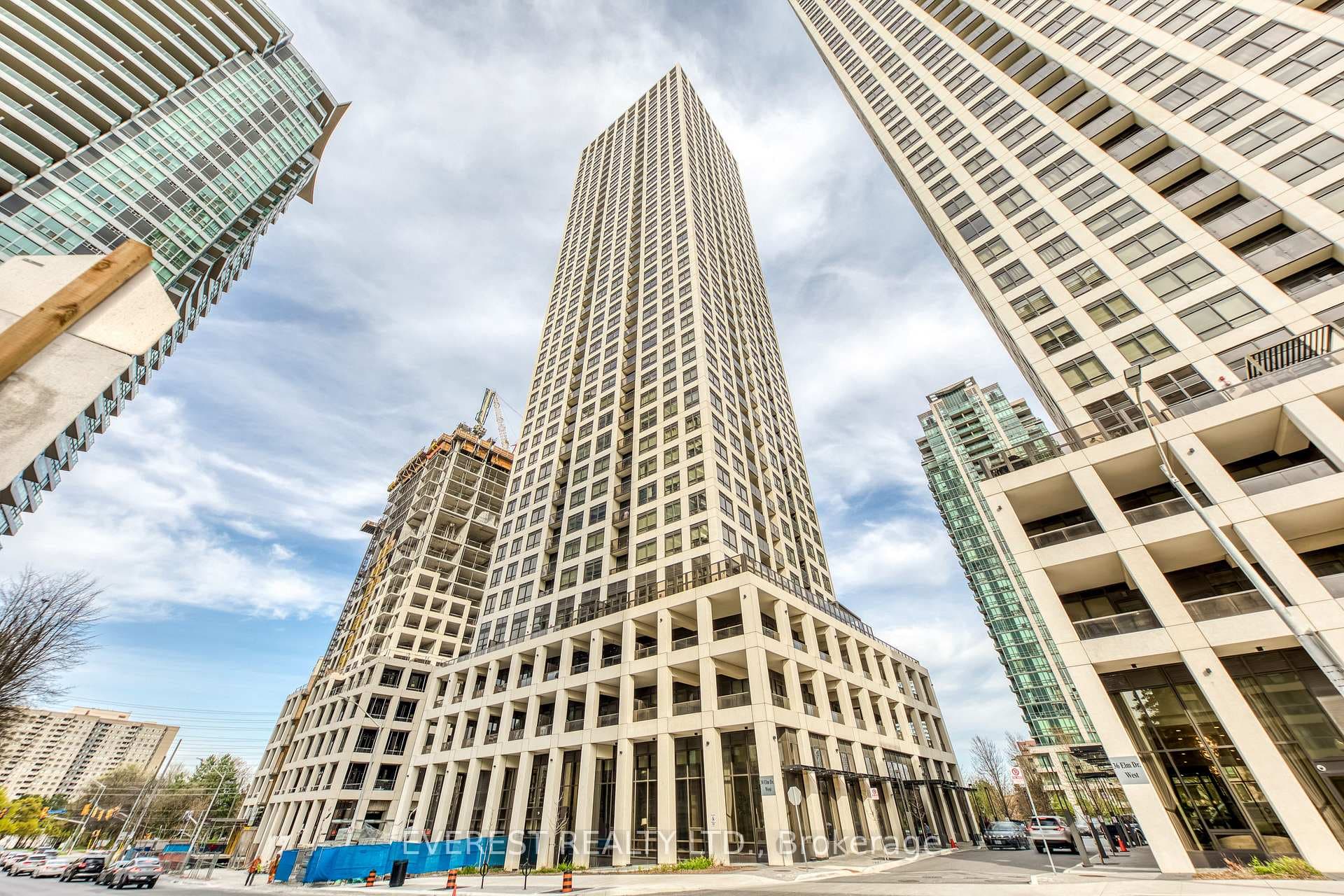 30 ELM Drive Unit 705, Mississauga