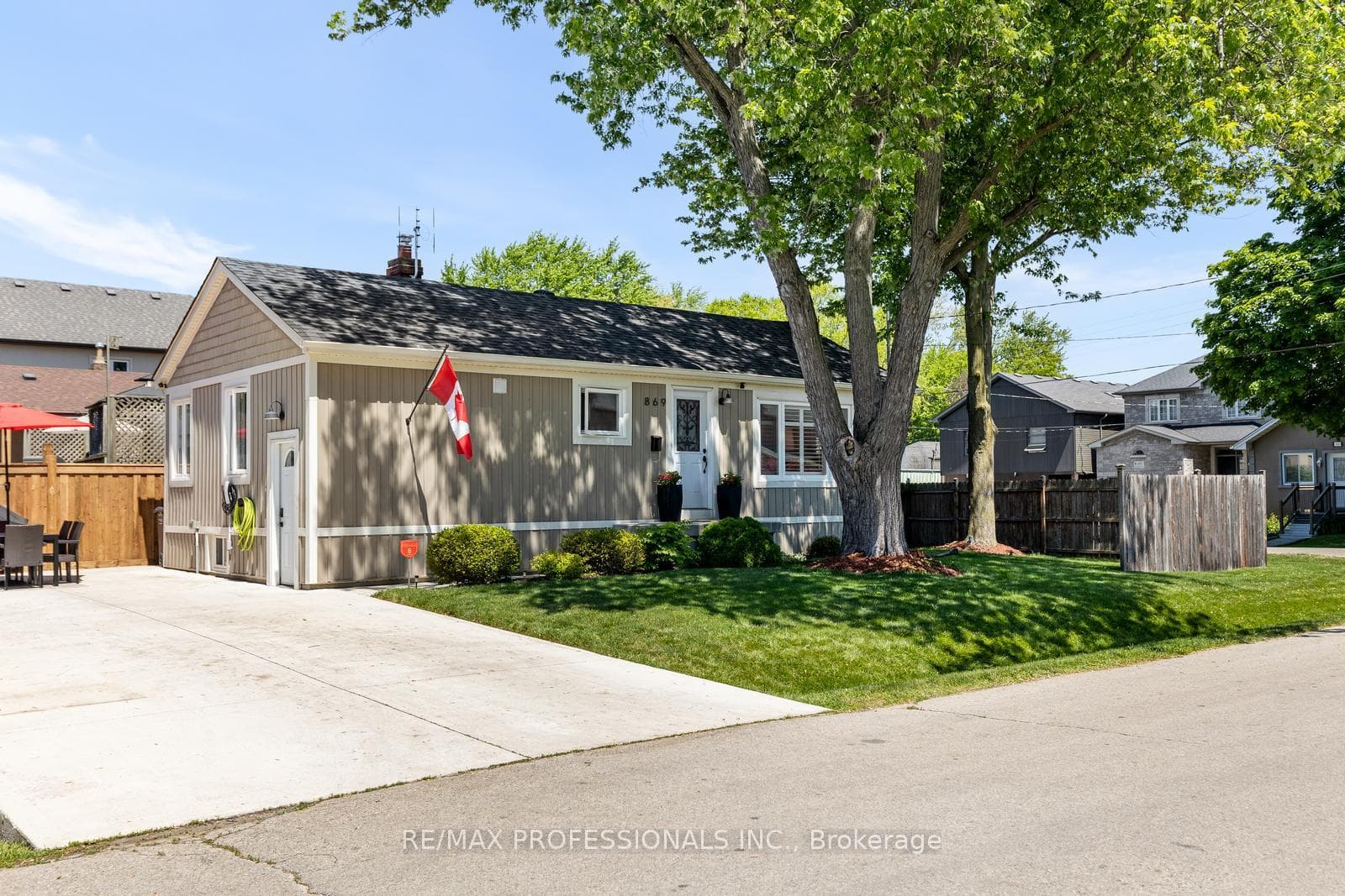 869 First Street, Mississauga, ON L5E 1A6 - Photo 1