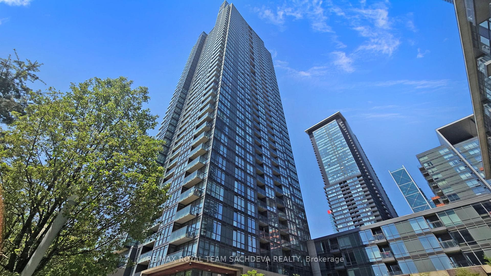 15 Fort York Boulevard Unit 1610, Downtown Toronto / Waterfront, ON M5V 3Y4 - Photo 1