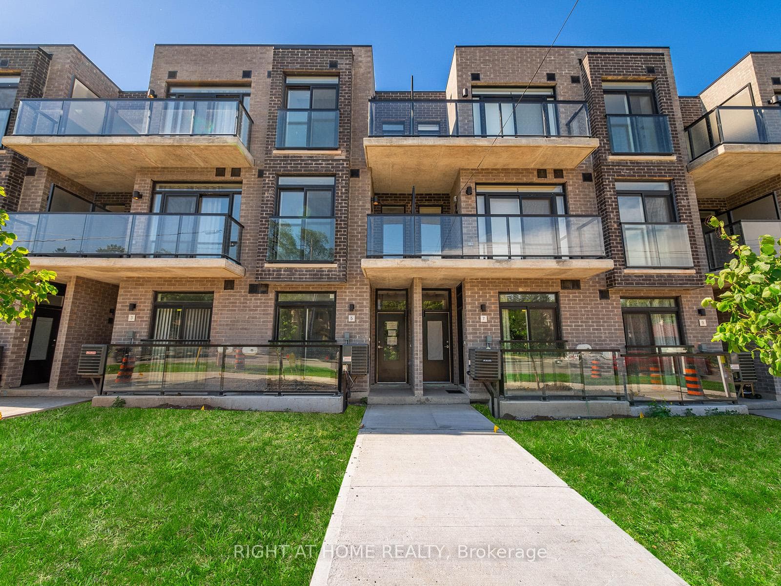 262 Finch Avenue Unit 5, Willowdale / Newtonbrook, ON M2N 0L3 - Photo 1