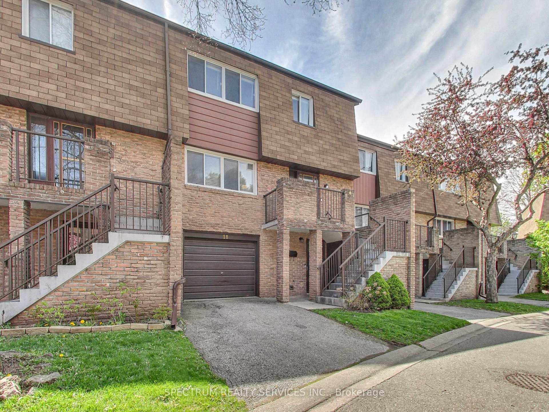 7030 Copenhagen Road Unit 18, Mississauga, ON L5N 3N5 - Photo 1