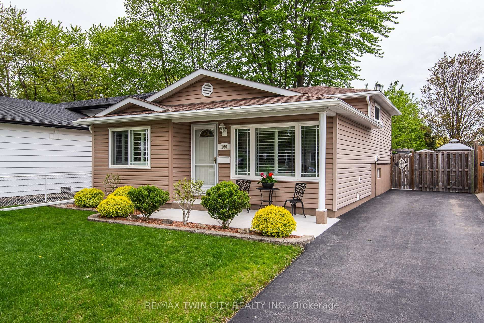160 Traynor Avenue, Kitchener