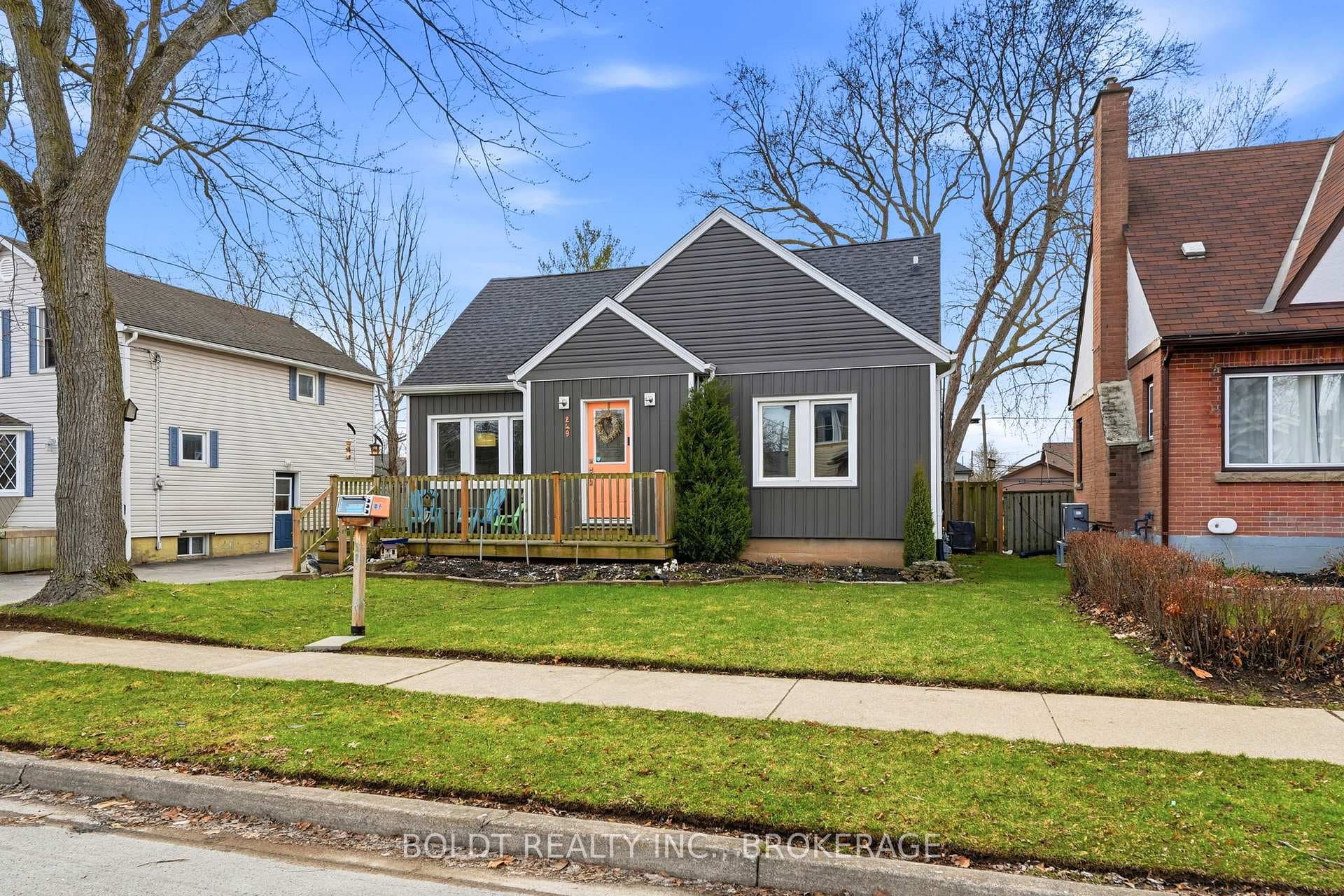 249 McAlpine Avenue, Welland, ON L3B 1T8 - Photo 1