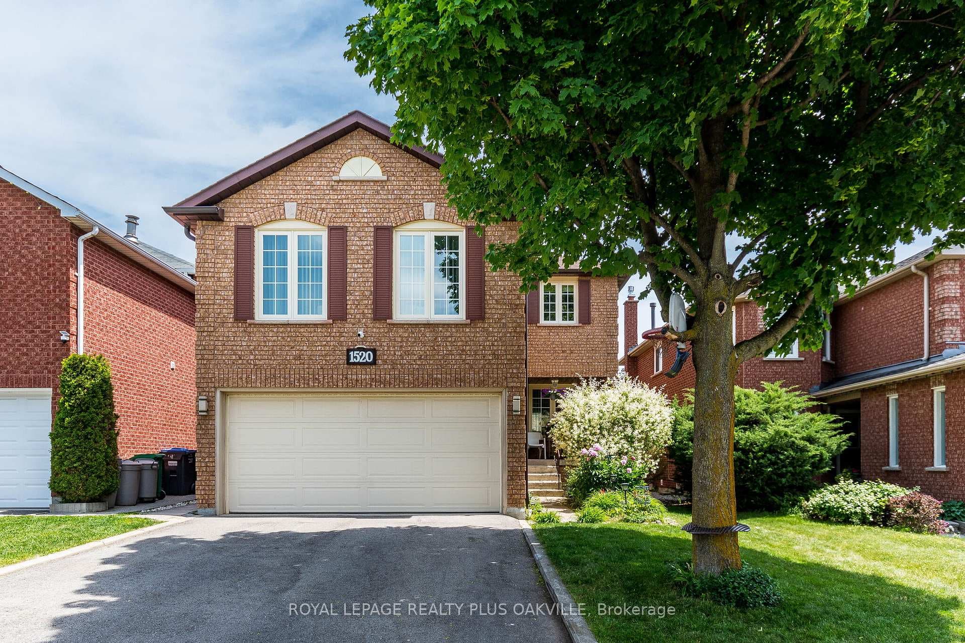 1520 Roseway Drive, Mississauga, ON L5M 5M5 - Photo 1