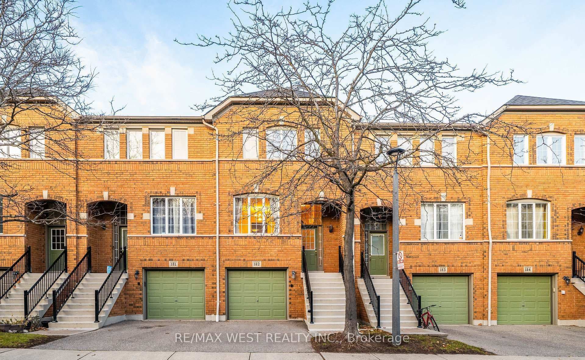 5530 Glen Erin Drive Unit 182, Mississauga, ON L5M 6E8 - Photo 1