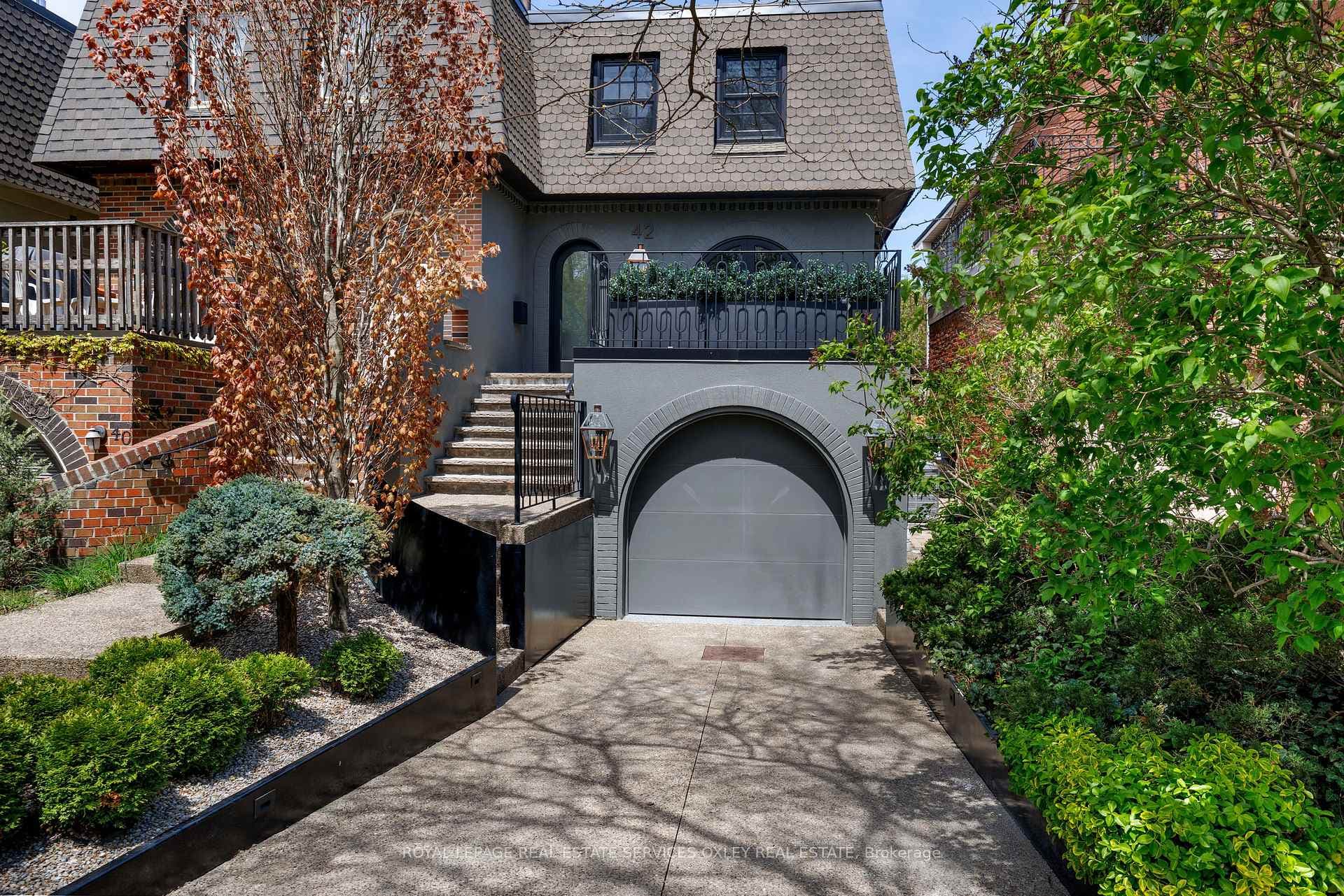 42 Rowanwood Avenue, Toronto C09