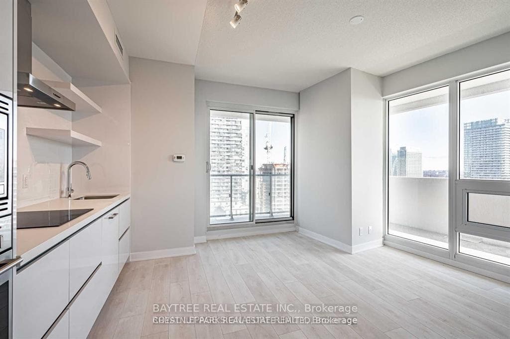 2221 Yonge Street Unit 2202, Leaside / Davisville, ON M4S 2B4 - Photo 1