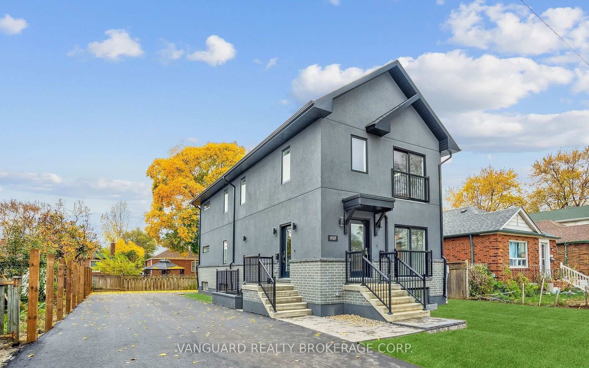 1937 Lawrence Avenue, York / Weston, ON M9N 1G8 - Photo 1