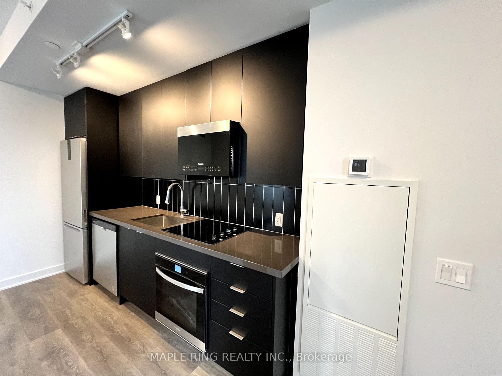 2920 Highway 7 Road Unit 1207, Vaughan, ON L4K 1W8 - Photo 1