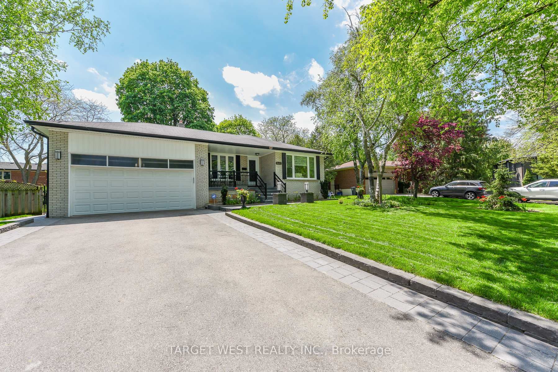 1443 Saginaw Crescent, Mississauga, ON L5H 1X4 - Photo 1