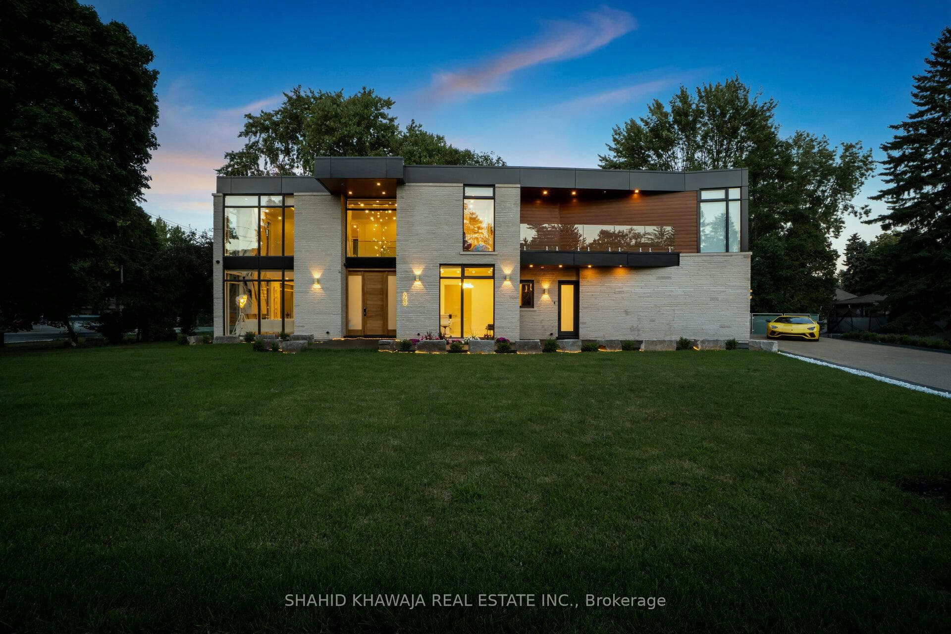 560 Shenandoah Drive, Mississauga, ON L5H 1V7 - Photo 1