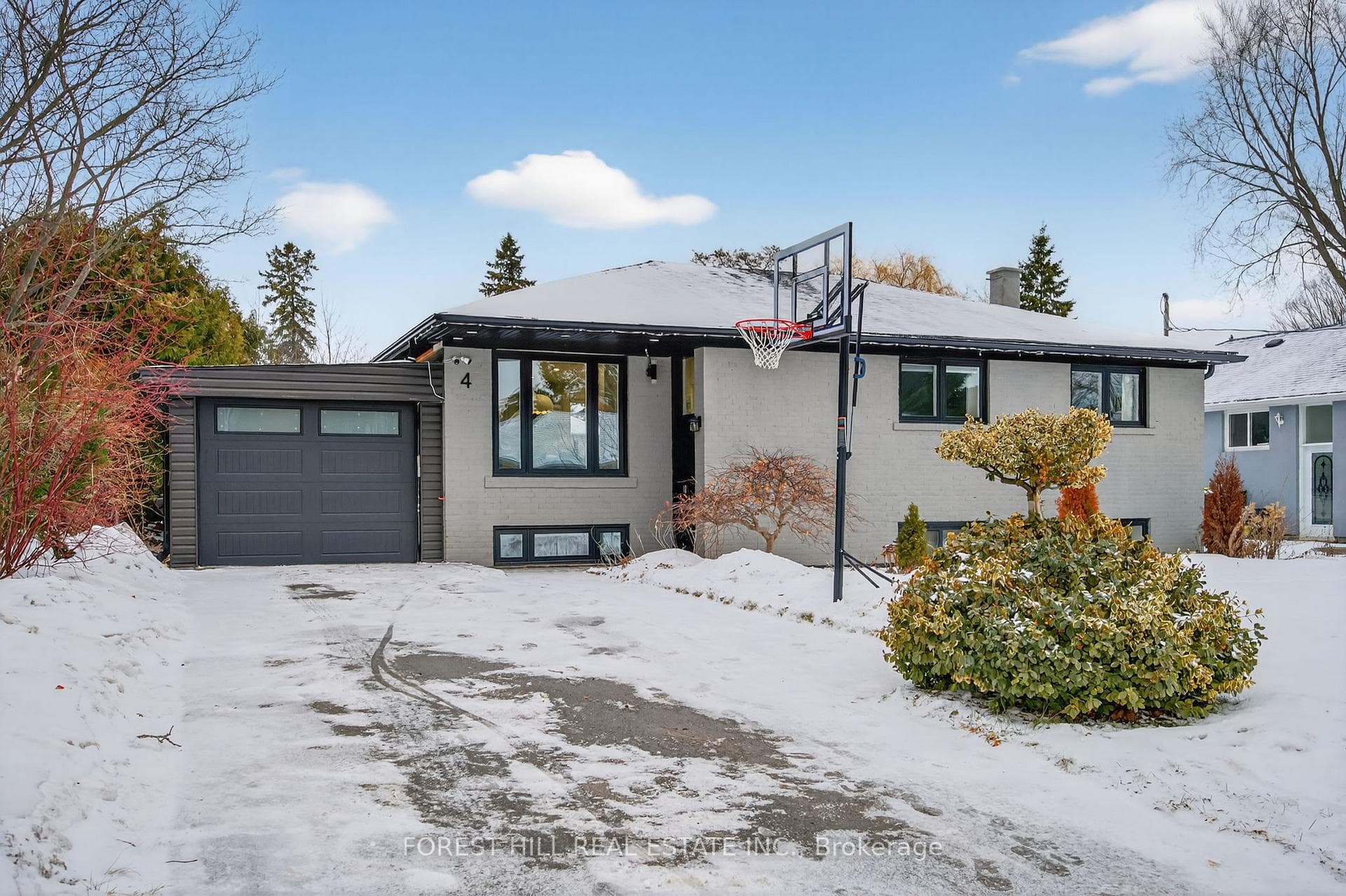 4 Holman Crescent, Aurora, ON L4G 1Z9 - Photo 1