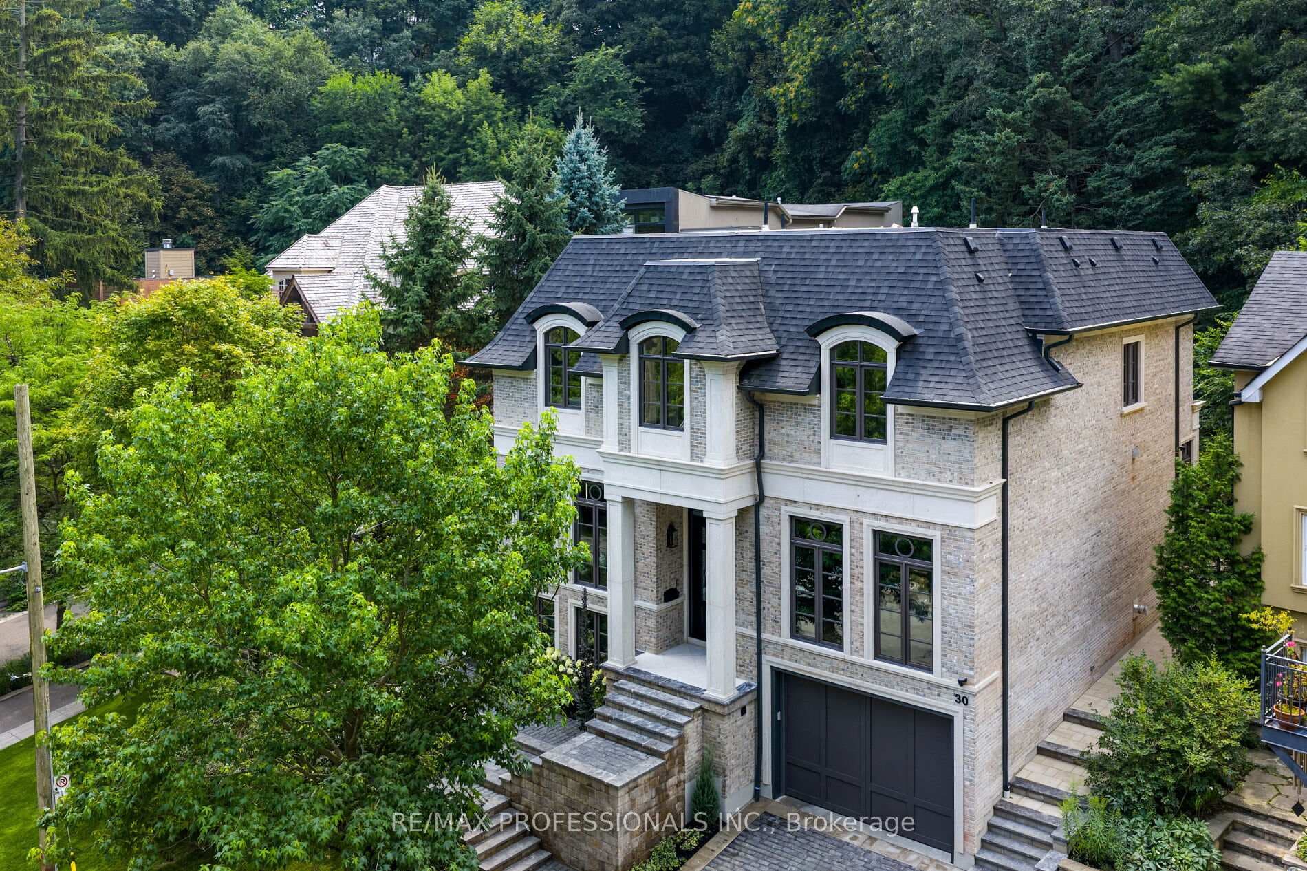 30 Dacre Crescent, High Park / Junction / Roncesvalles, ON M6S 2W1 - Photo 1