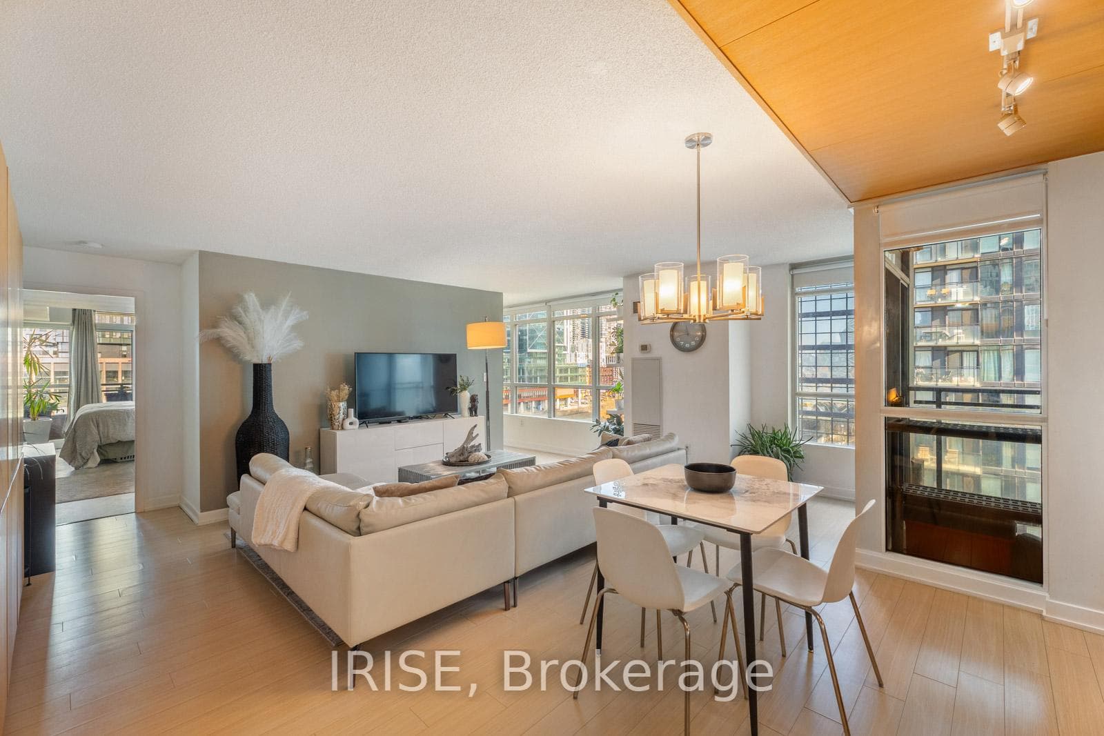 10 Capreol Court Unit 949, Downtown Toronto / Waterfront, ON M5V 4B3 - Photo 1