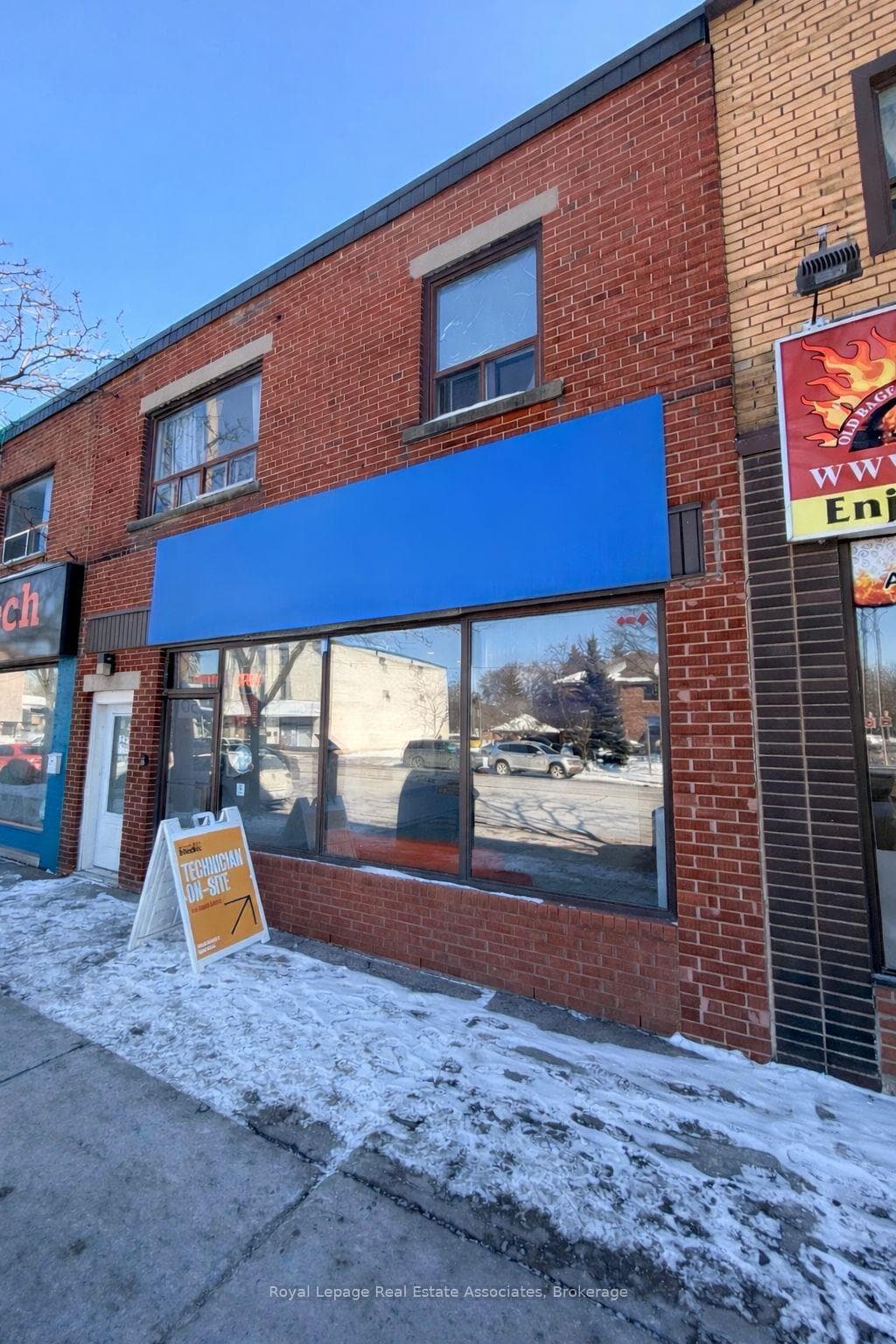 237 Lakeshore Road, Mississauga, ON L5G 1G8 - Photo 1